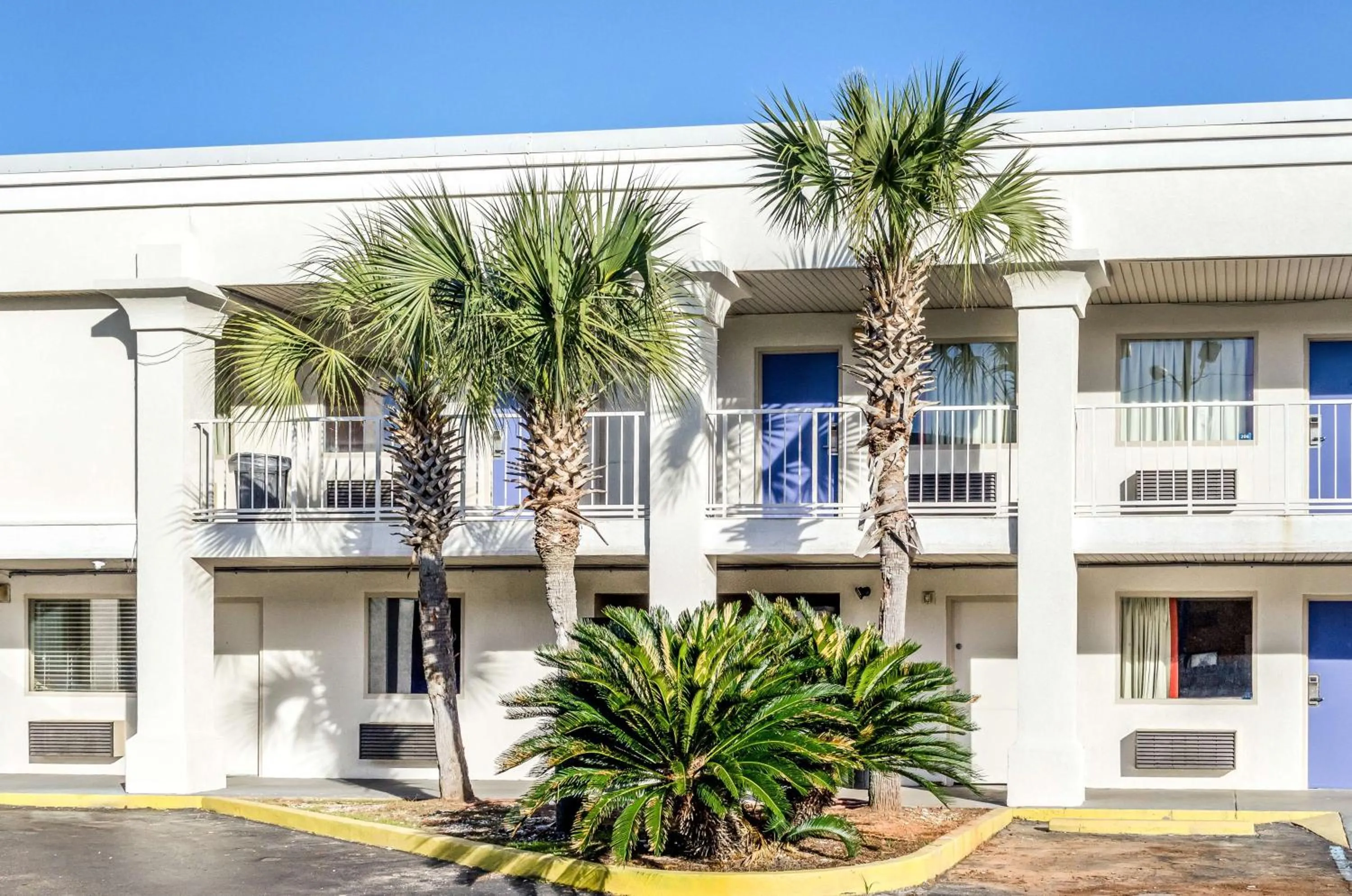 Property building in Motel 6-Saraland, AL