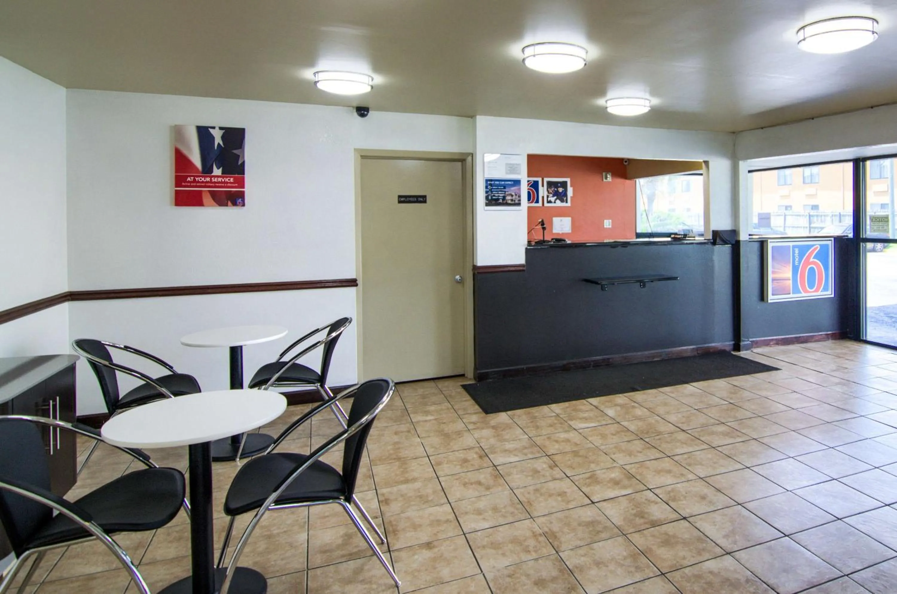 Lobby or reception in Motel 6-Saraland, AL