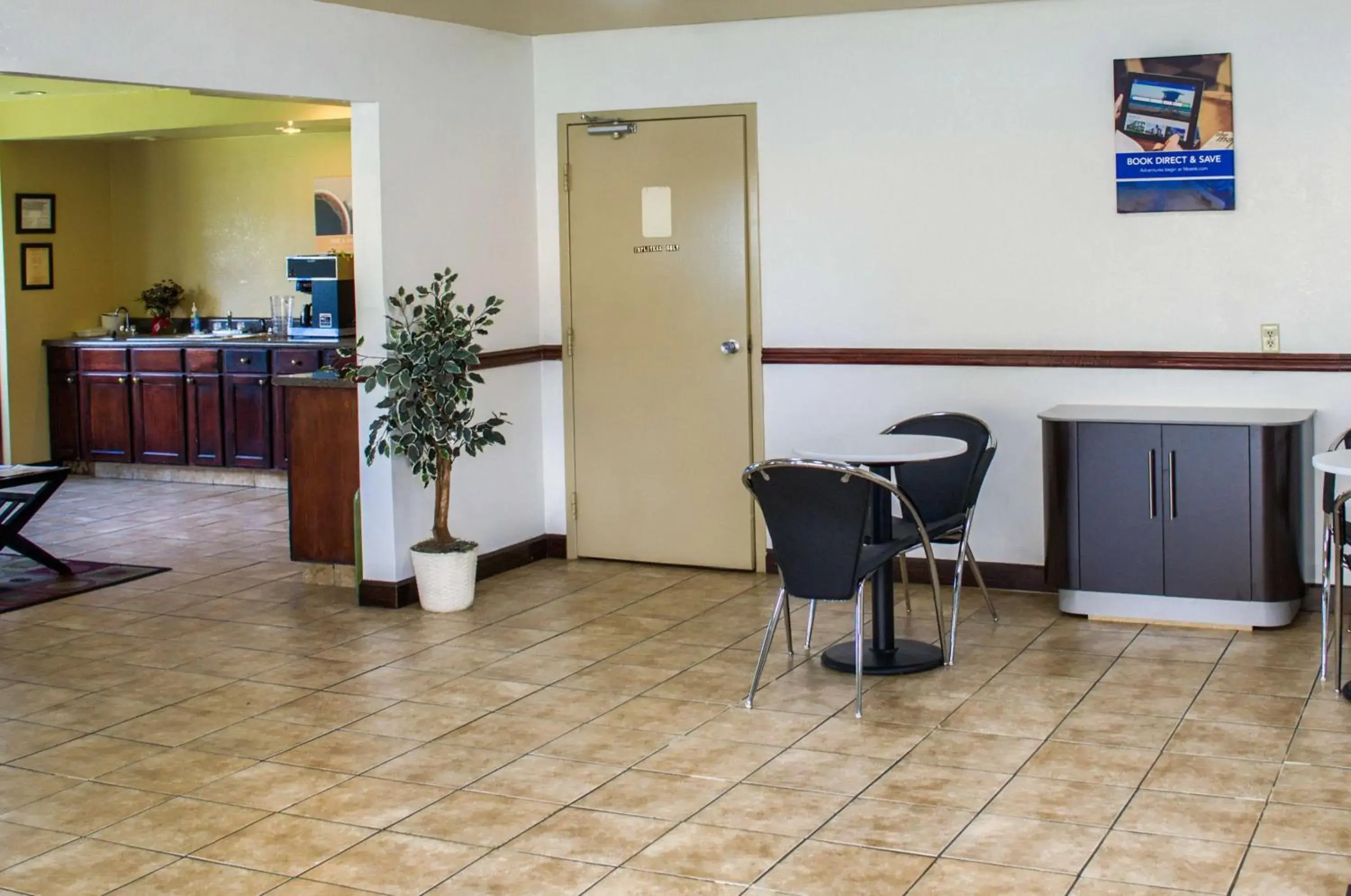 Lobby or reception in Motel 6-Saraland, AL Lobby or reception in Motel 6-Saraland, AL