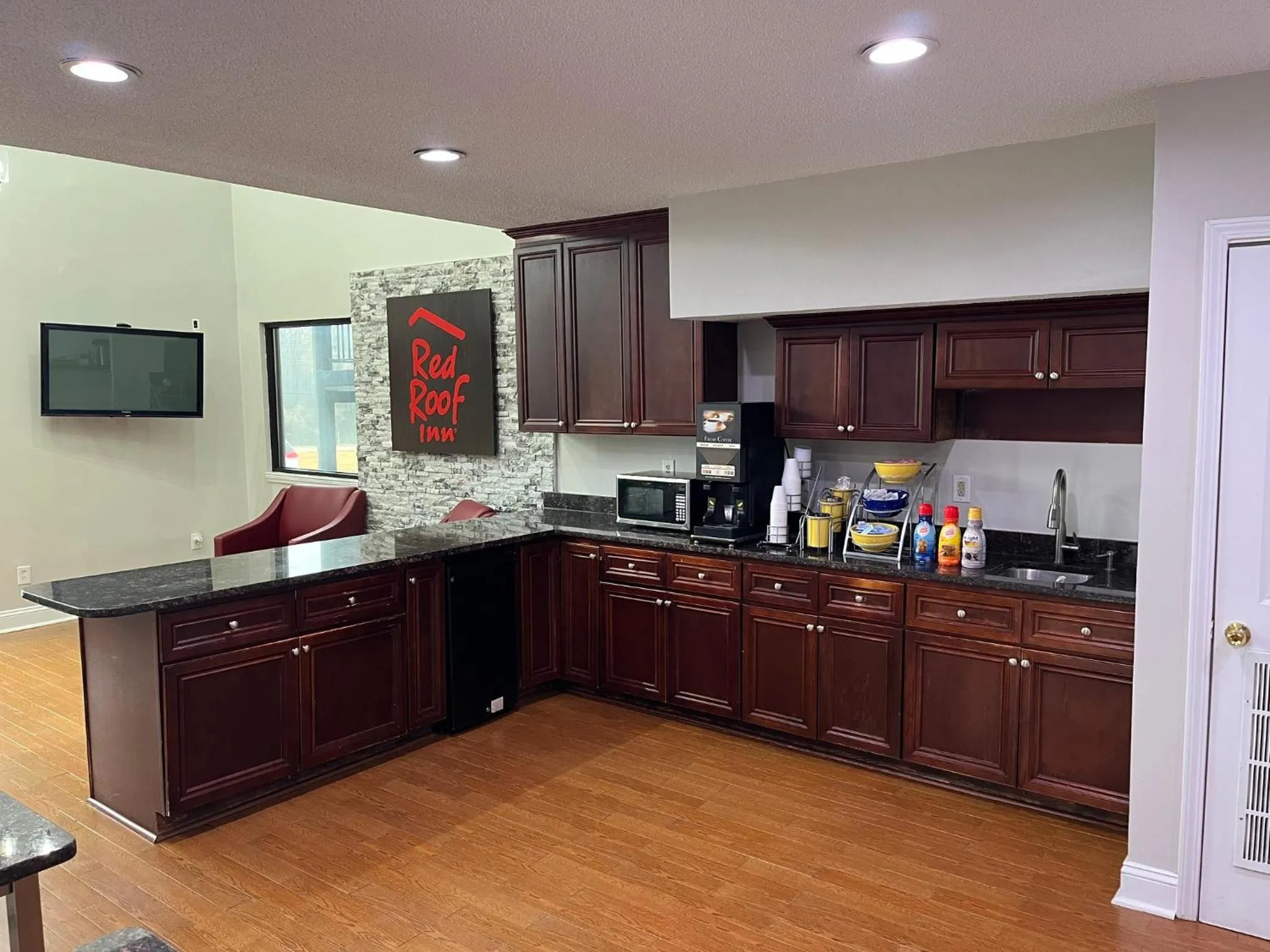 Breakfast in Red Roof Inn Rockingham