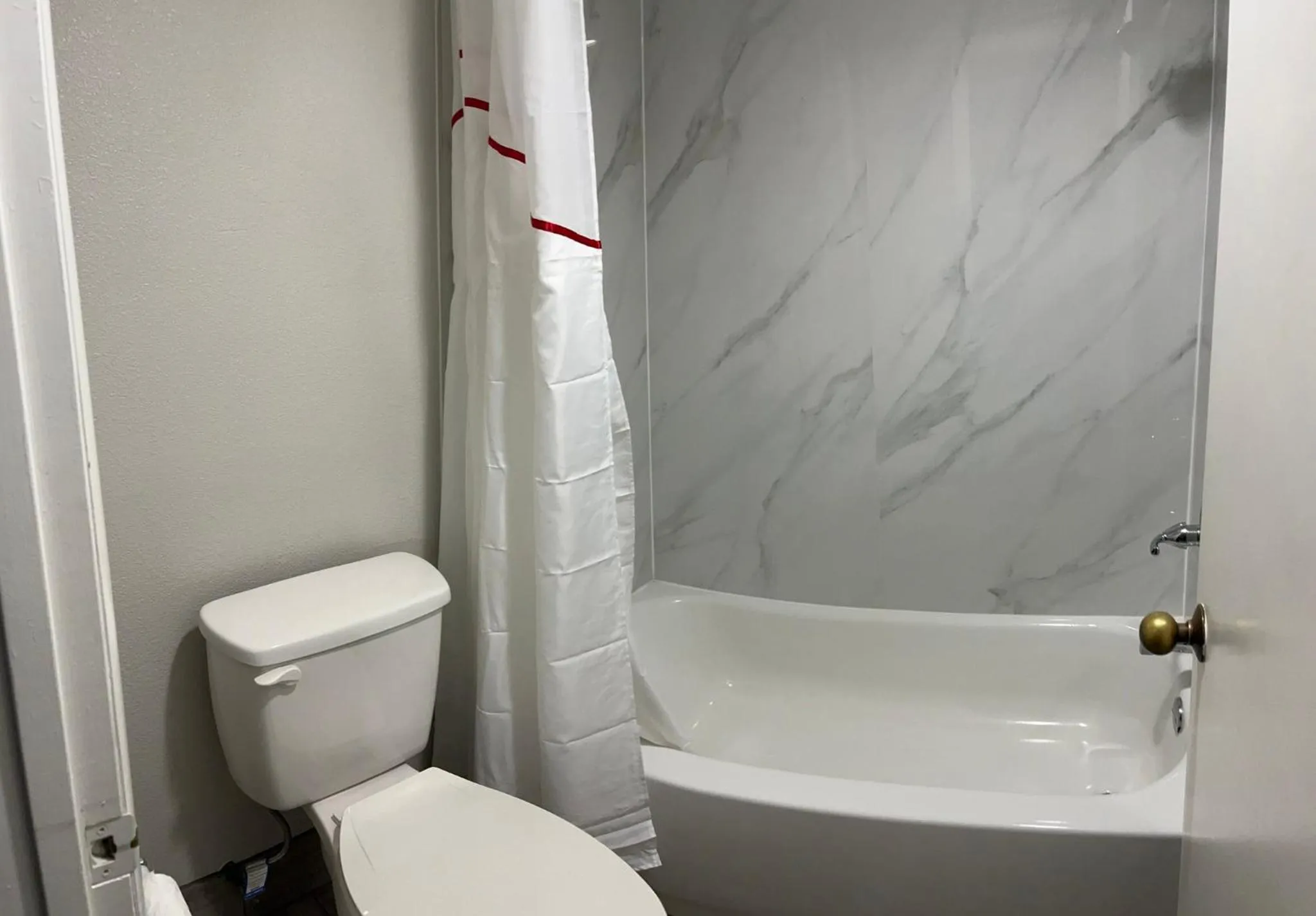 Bathroom in Red Roof Inn Rockingham