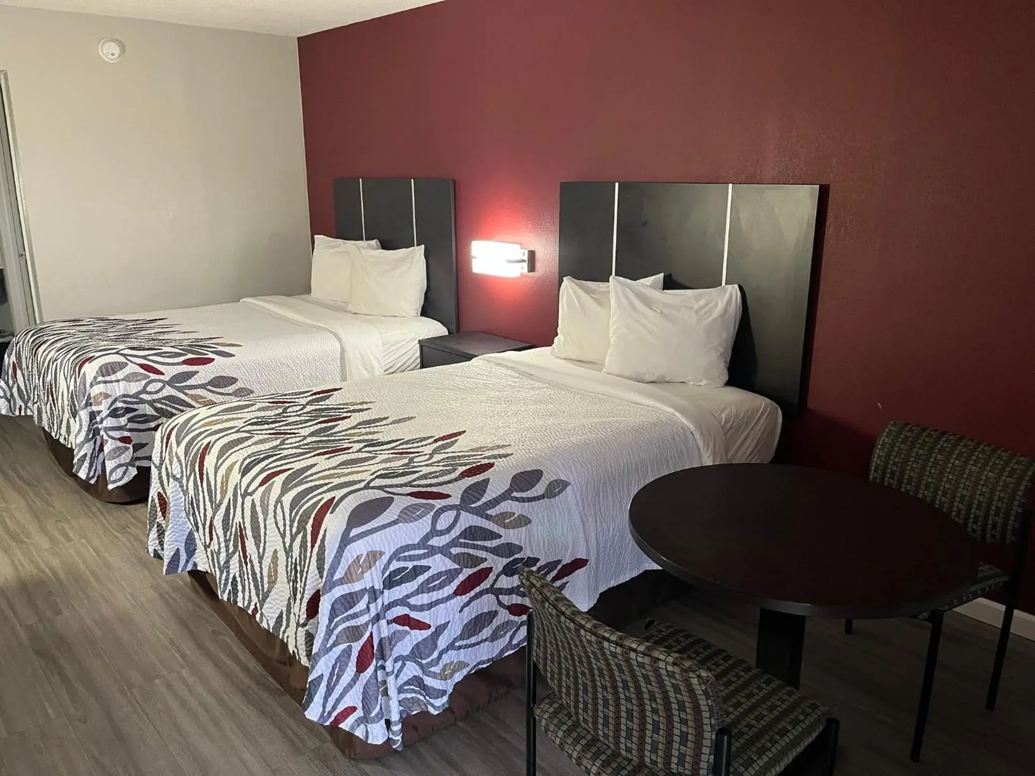 Deluxe Room with Two Double Beds Smoking in Red Roof Inn Rockingham Deluxe Room with Two Double Beds Smoking in Red Roof Inn Rockingham