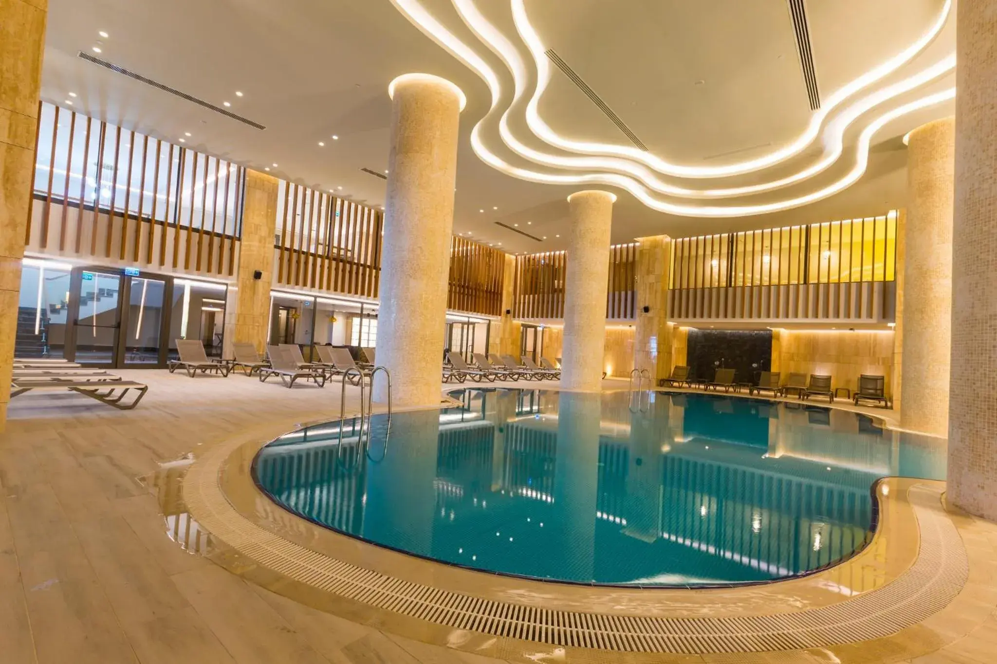 Swimming pool in Radisson Blu Hotel Trabzon Swimming pool in Radisson Blu Hotel Trabzon