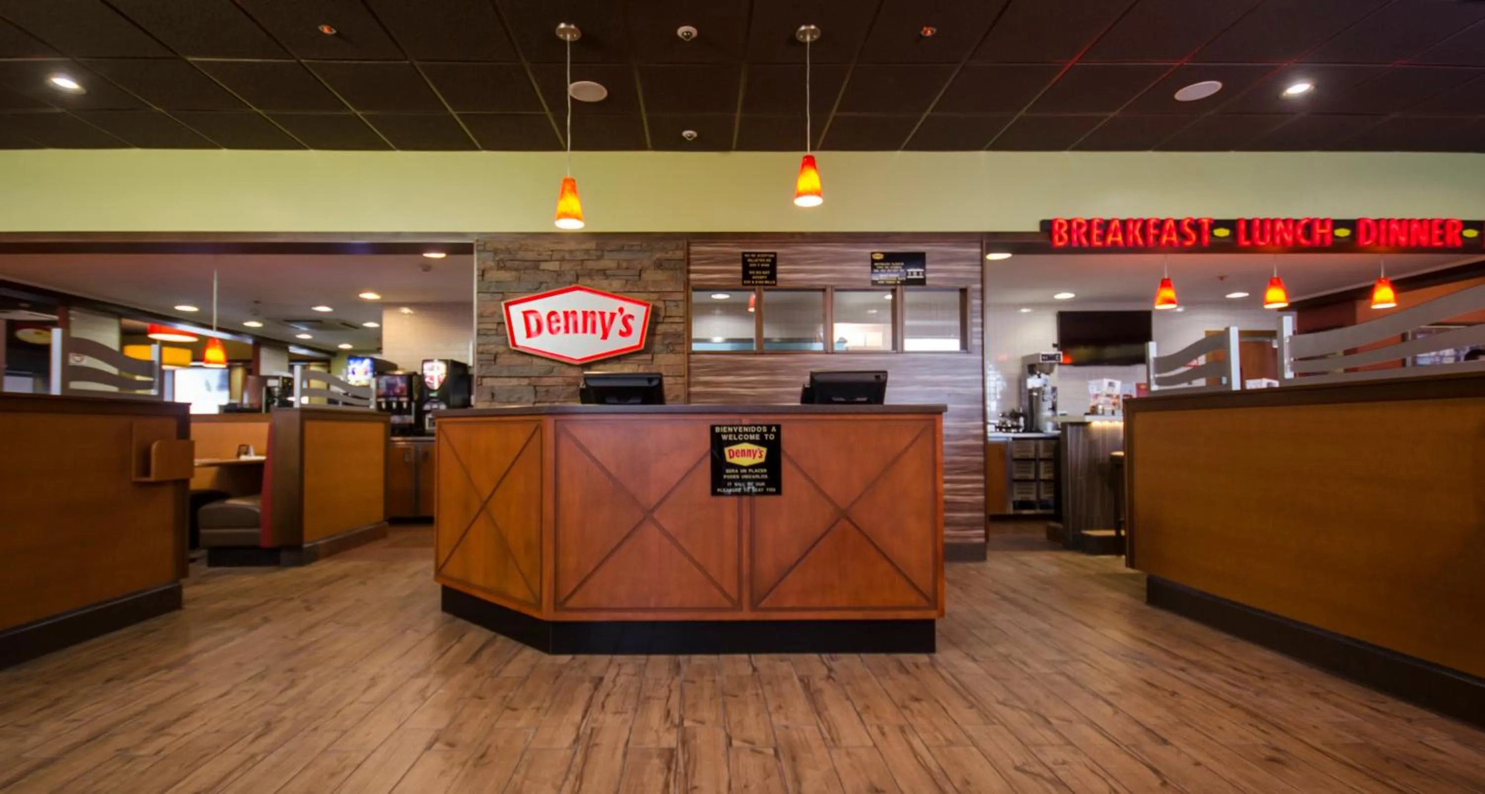 Restaurant/places to eat in Irazú Hotel & Studios