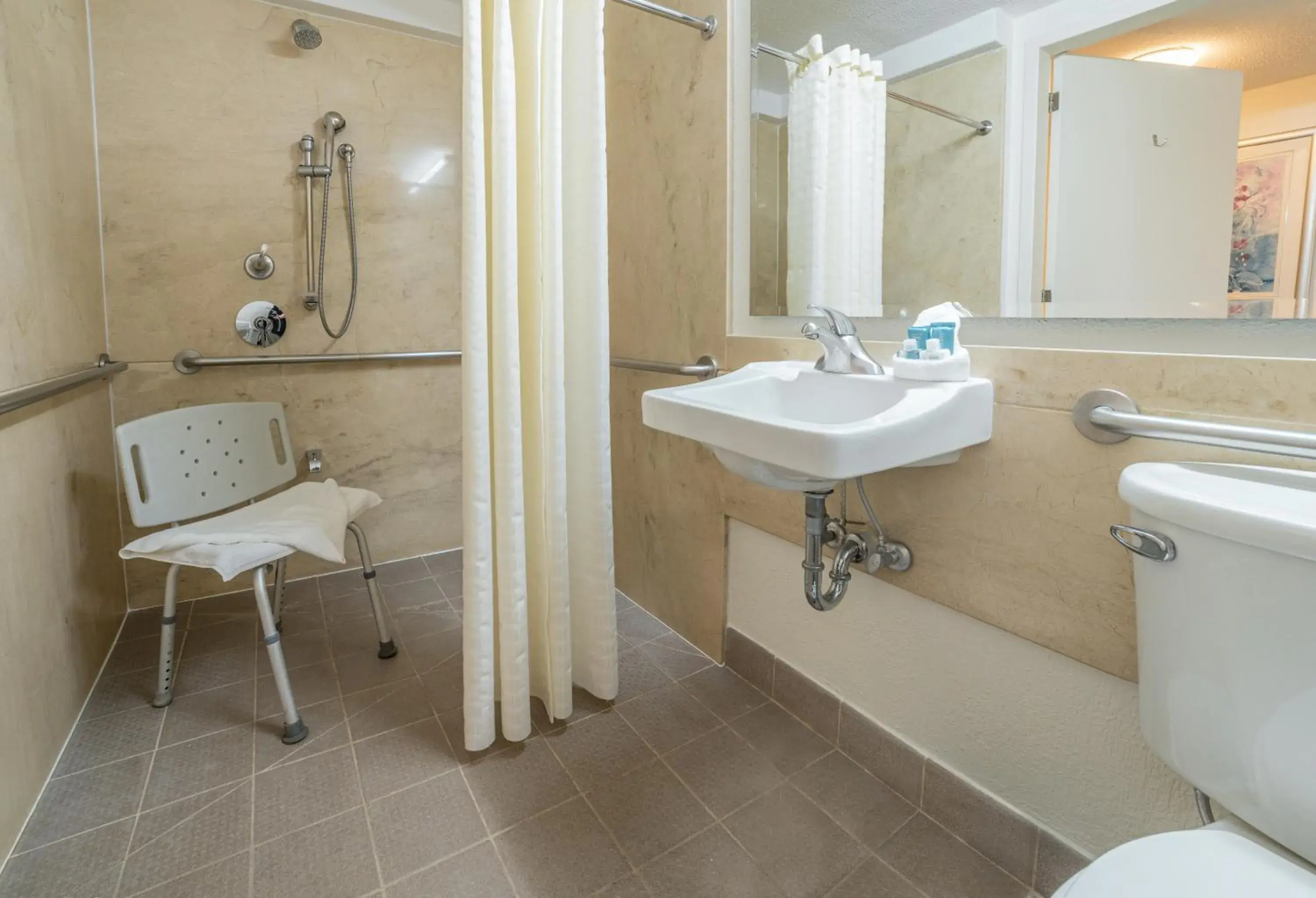 Bathroom in Irazú Hotel & Studios Bathroom in Irazú Hotel & Studios