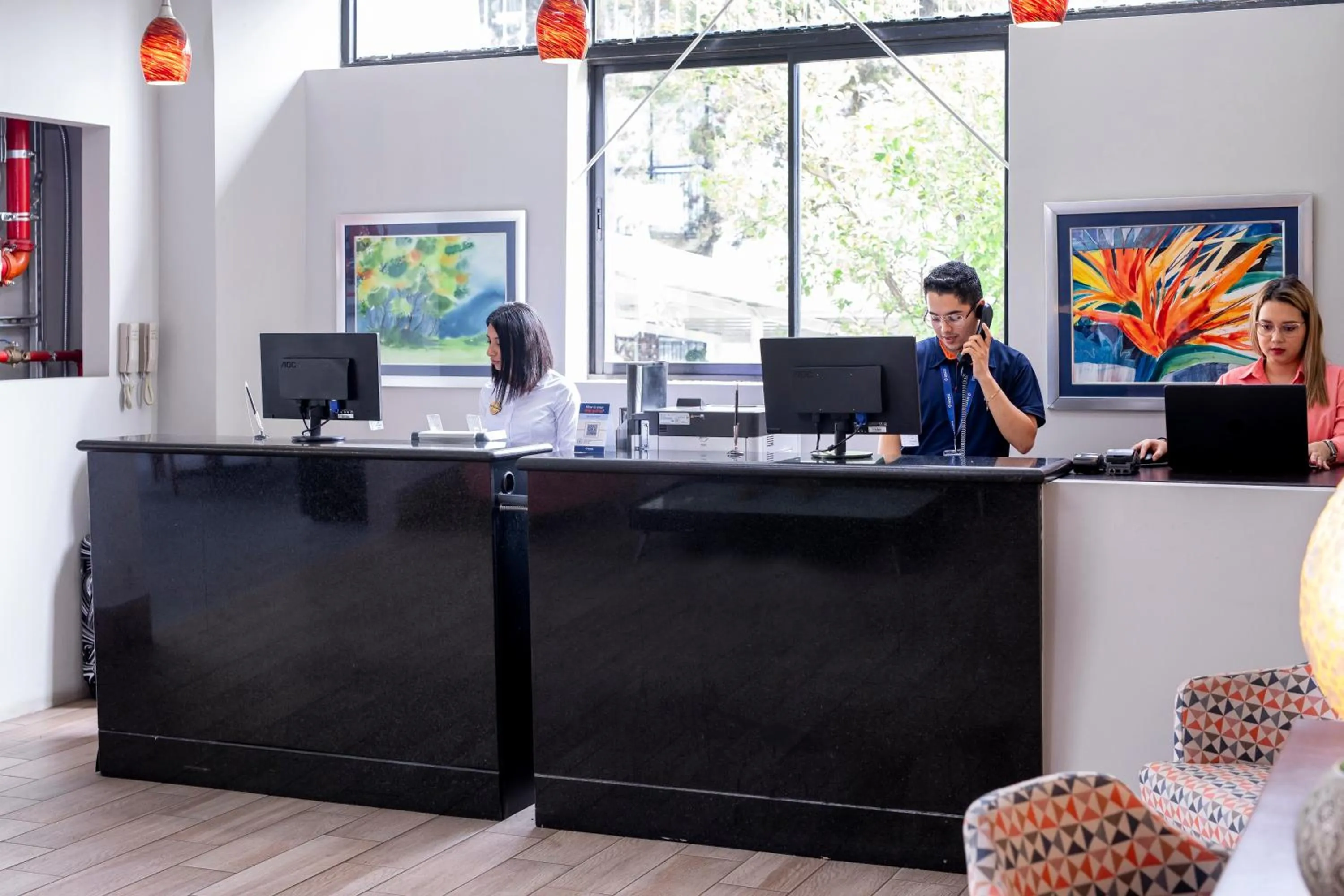 Lobby or reception in Irazú Hotel & Studios