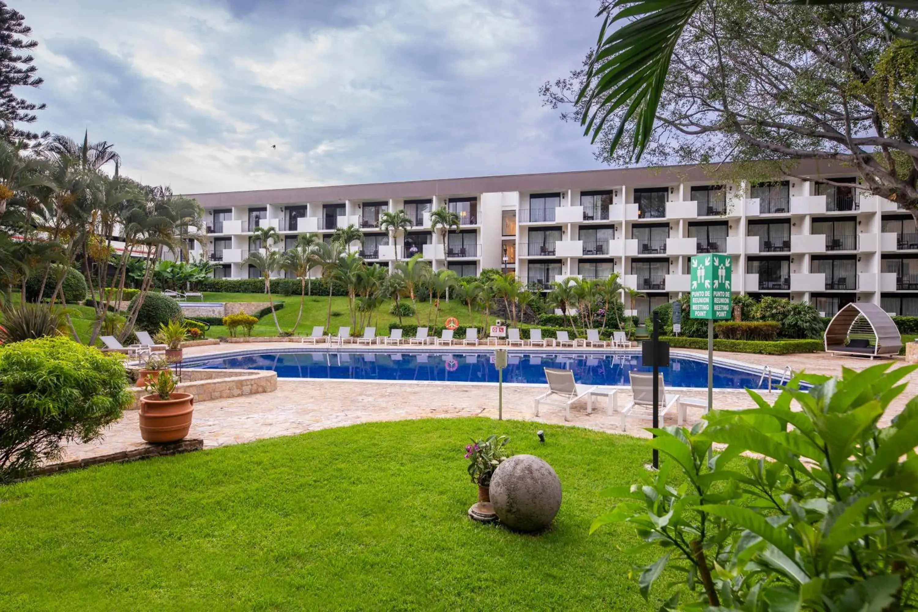 Property building in Irazú Hotel & Studios Property building in Irazú Hotel & Studios