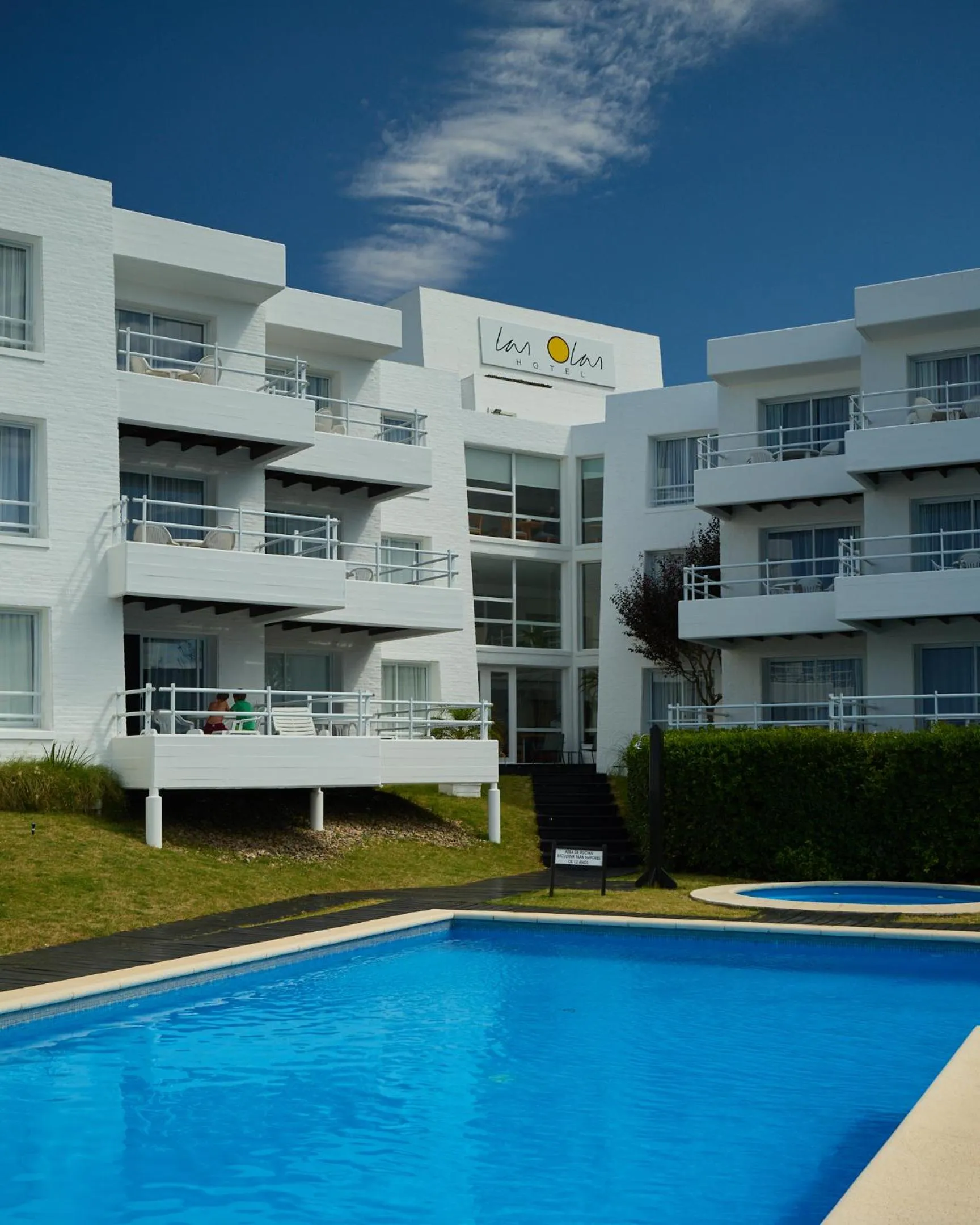 Property building in Hotel Las Olas Resort