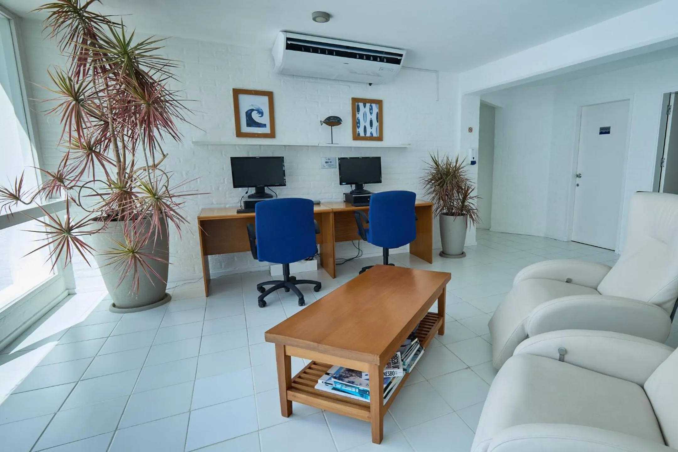 Seating area in Hotel Las Olas Resort