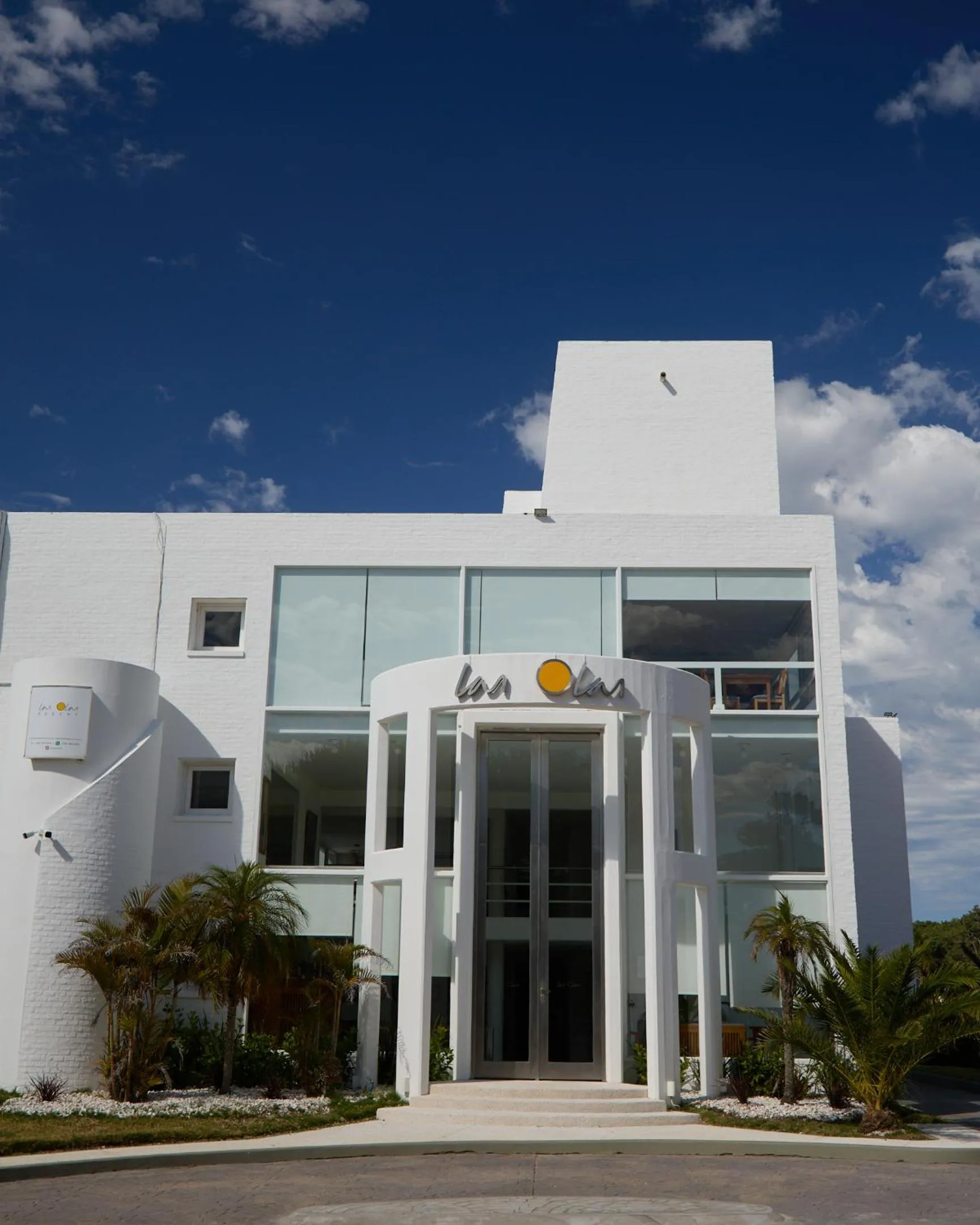 Property building in Hotel Las Olas Resort