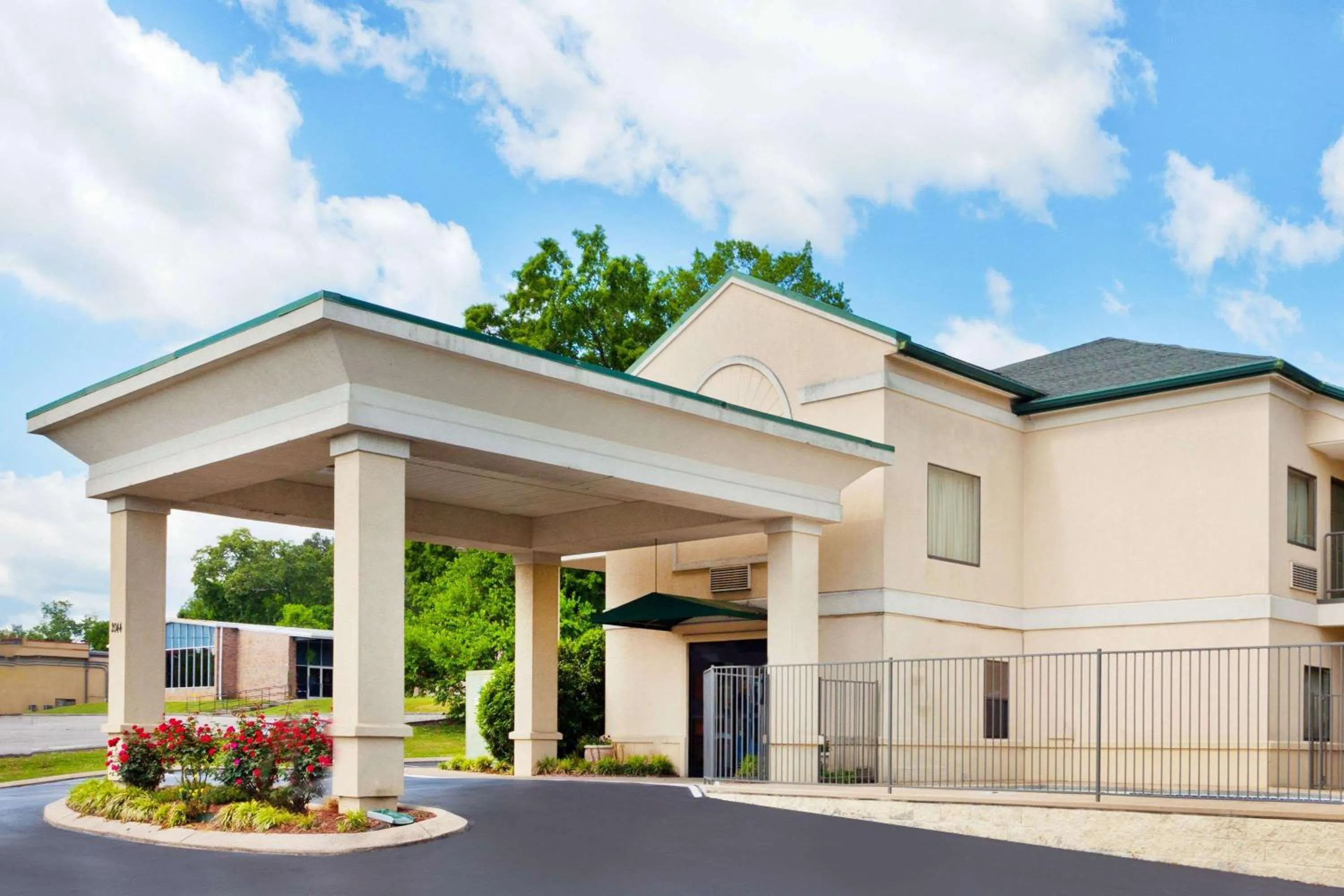 Property building in Super 8 by Wyndham Ft. Oglethorpe GA/Chatt TN Area