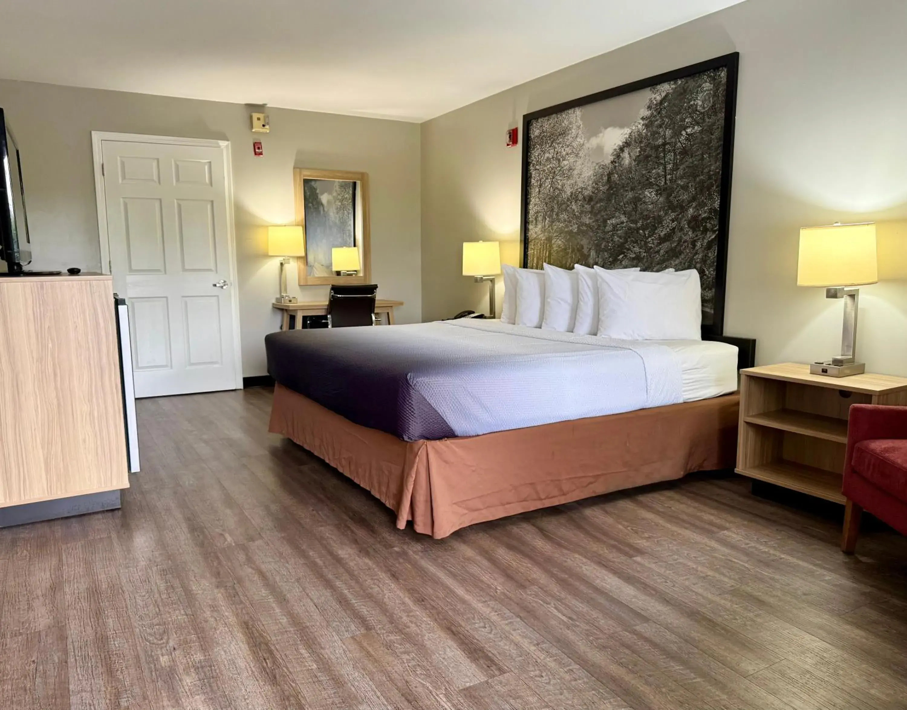 Bed in Super 8 by Wyndham Ft. Oglethorpe GA/Chatt TN Area Bed in Super 8 by Wyndham Ft. Oglethorpe GA/Chatt TN Area