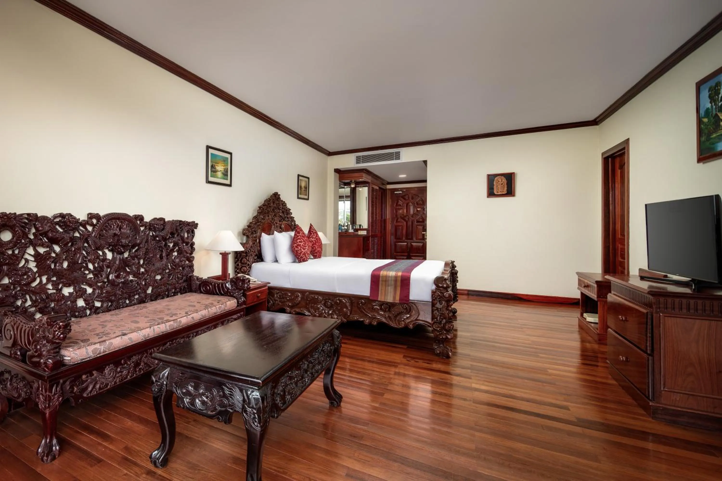 Photo of the whole room, Bed in Angkor Paradise Hotel