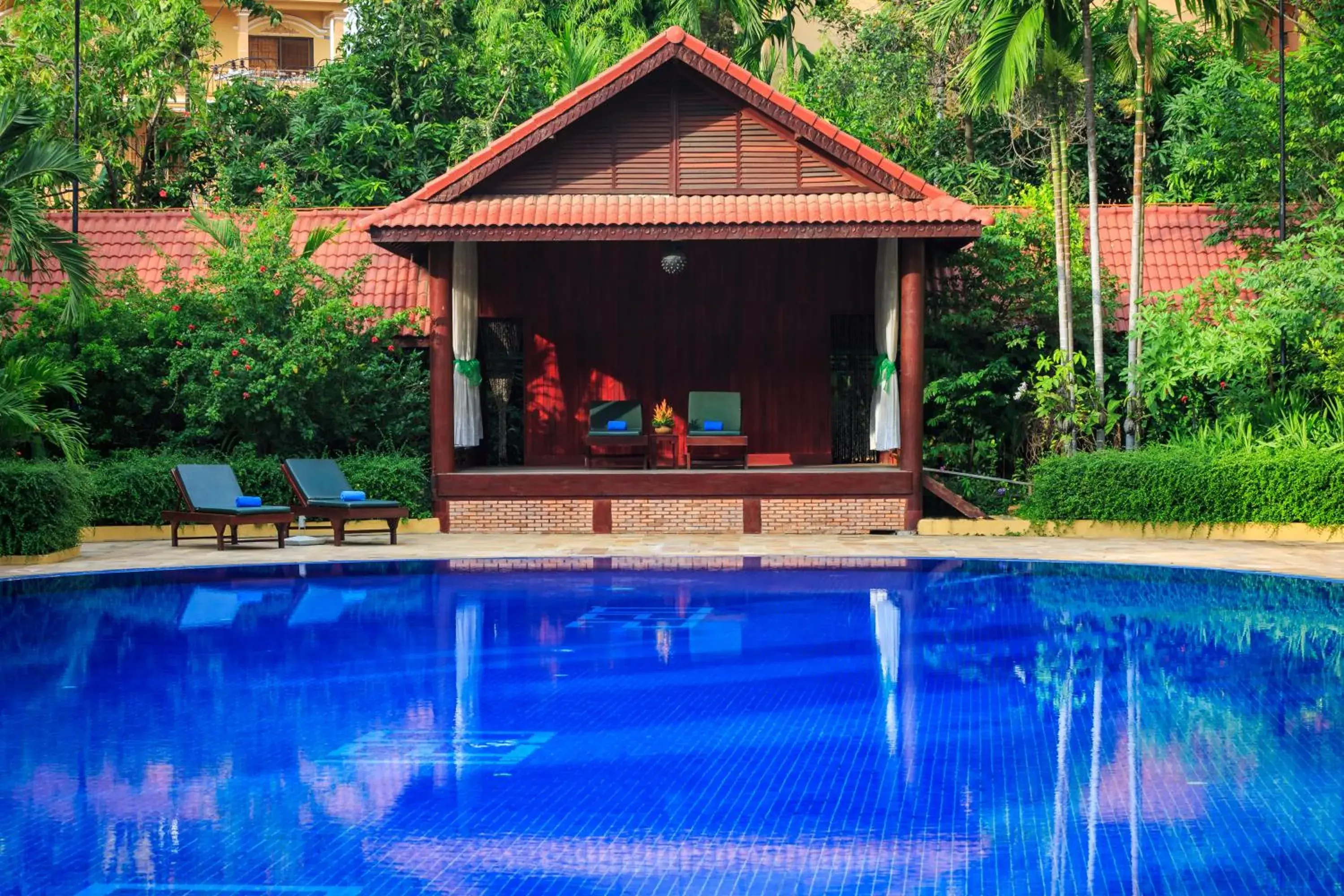Billiard, Swimming Pool in Angkor Paradise Hotel