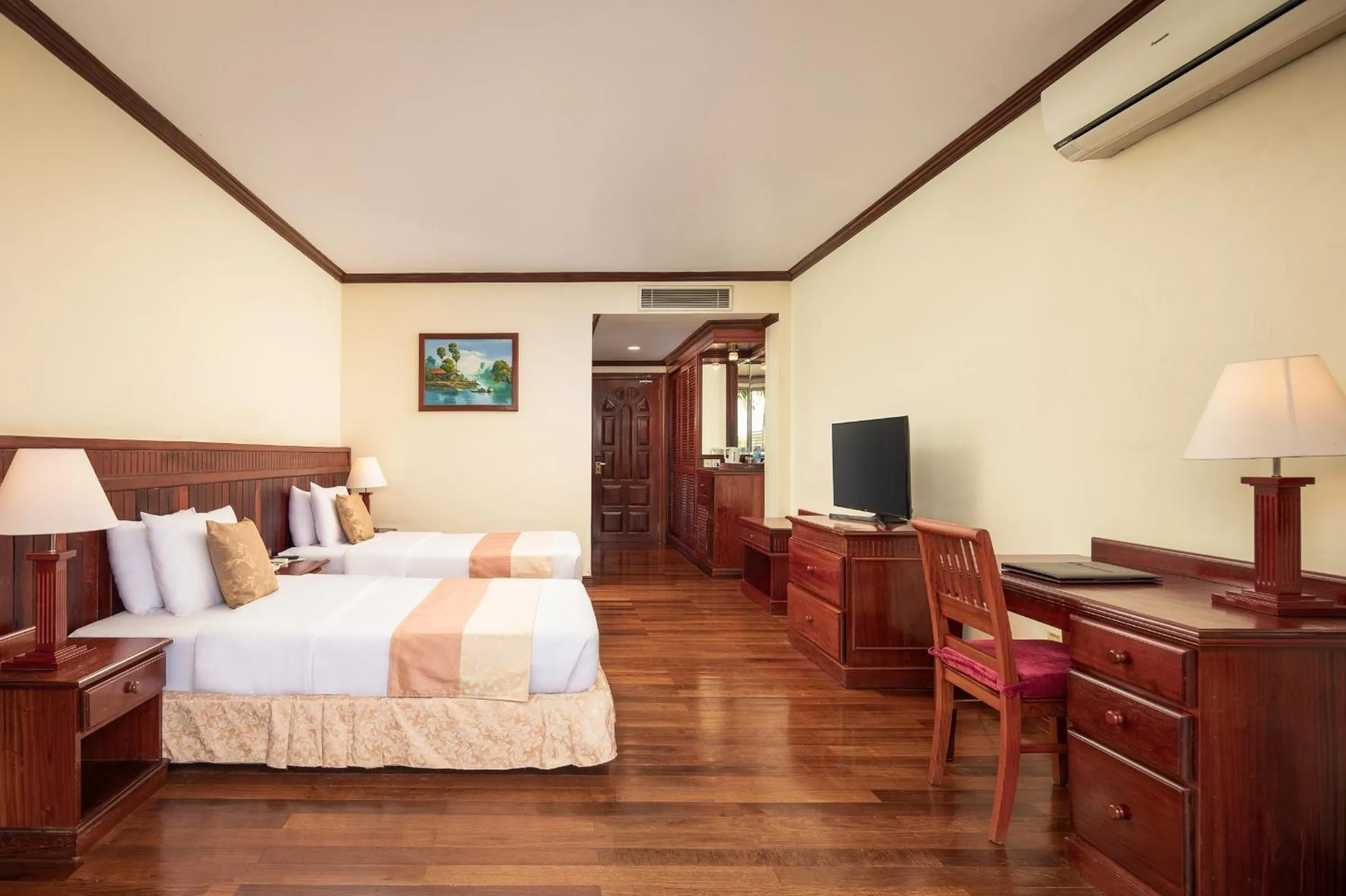 Guests, Bed in Angkor Paradise Hotel