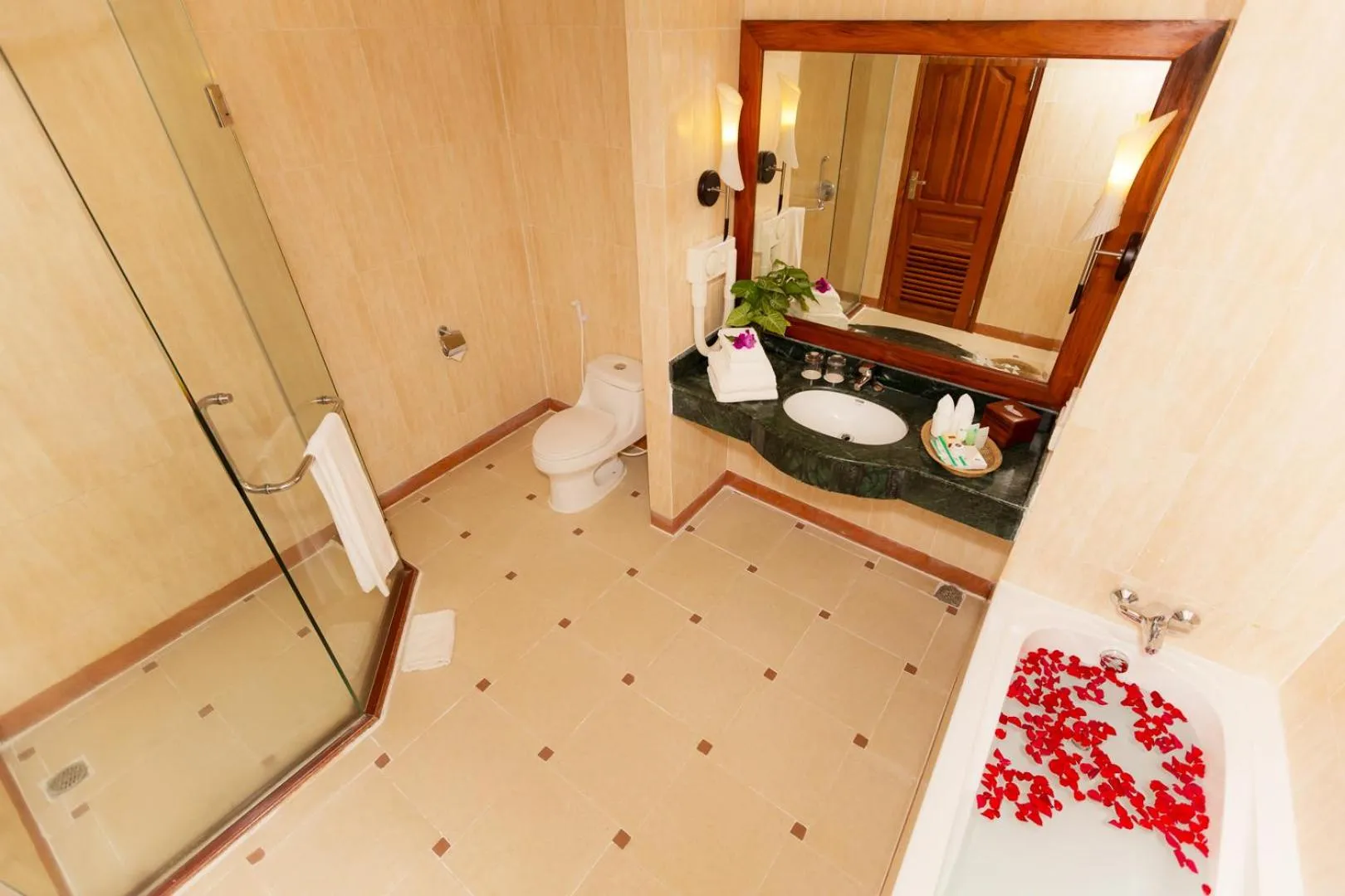 Deluxe Triple Room (Triple Room + Extrabed ( 4adults)) in Angkor Paradise Hotel