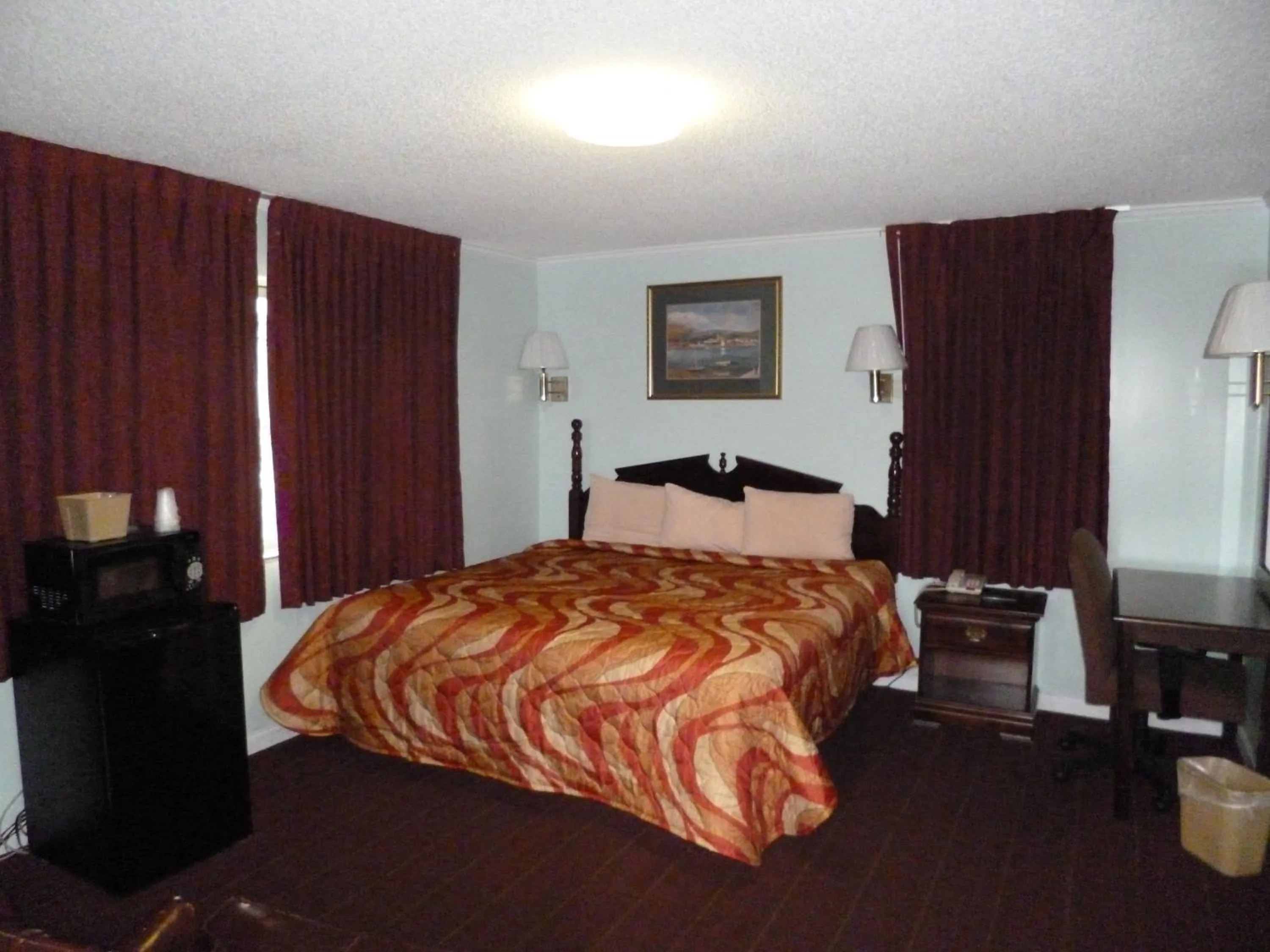 Bed in Mount Vernon Inn