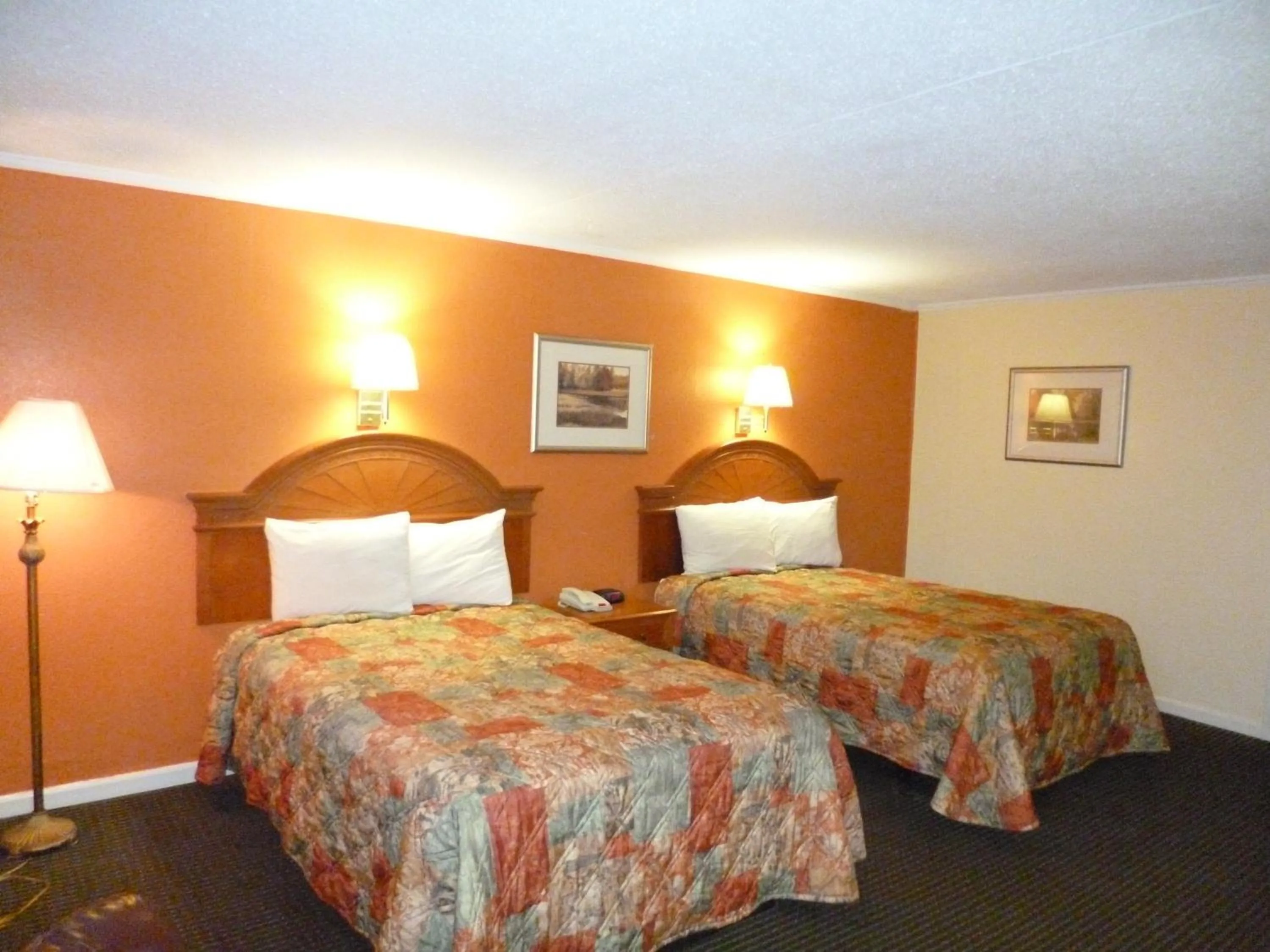 Bed in Mount Vernon Inn