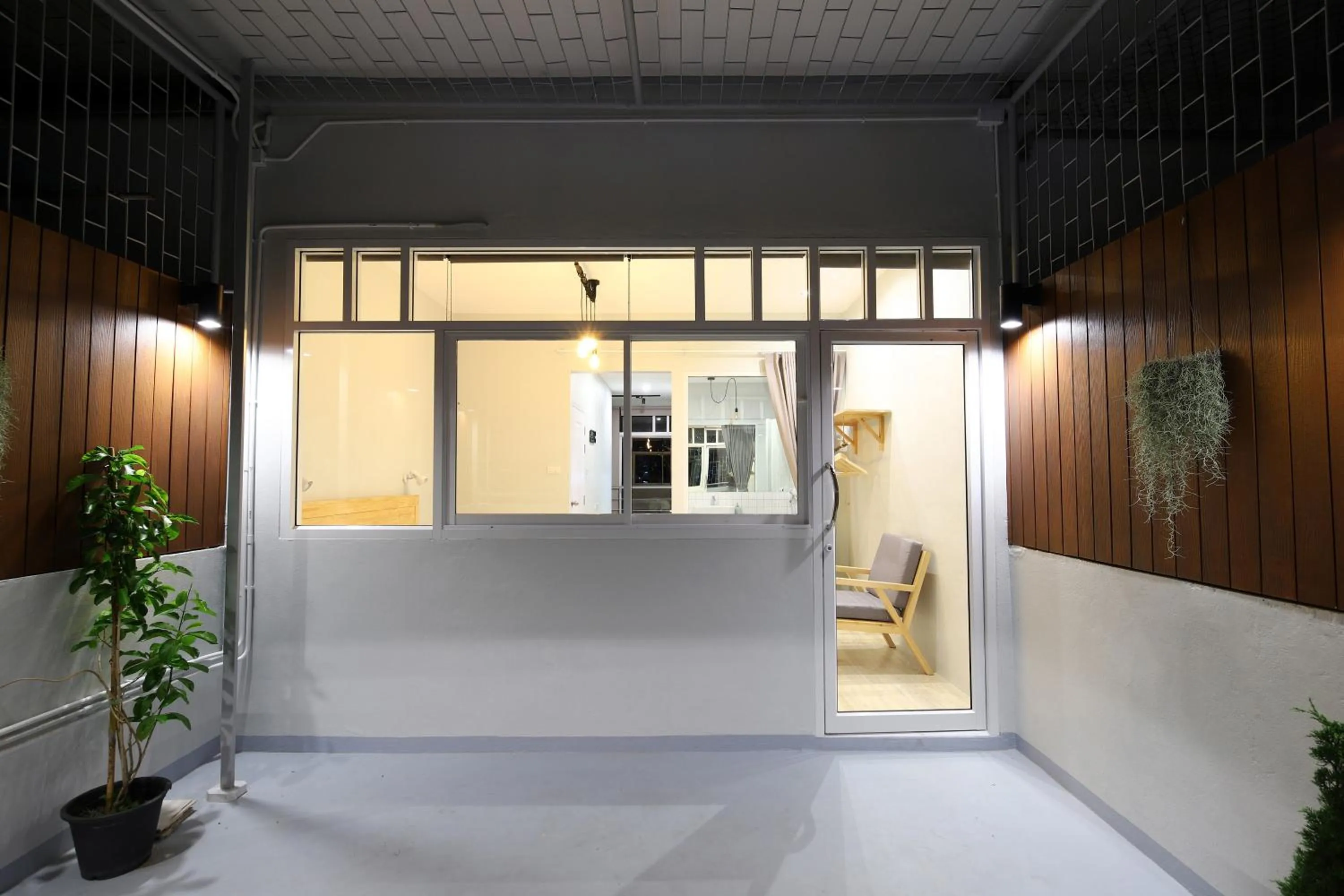 Garden in Ekanake hostel