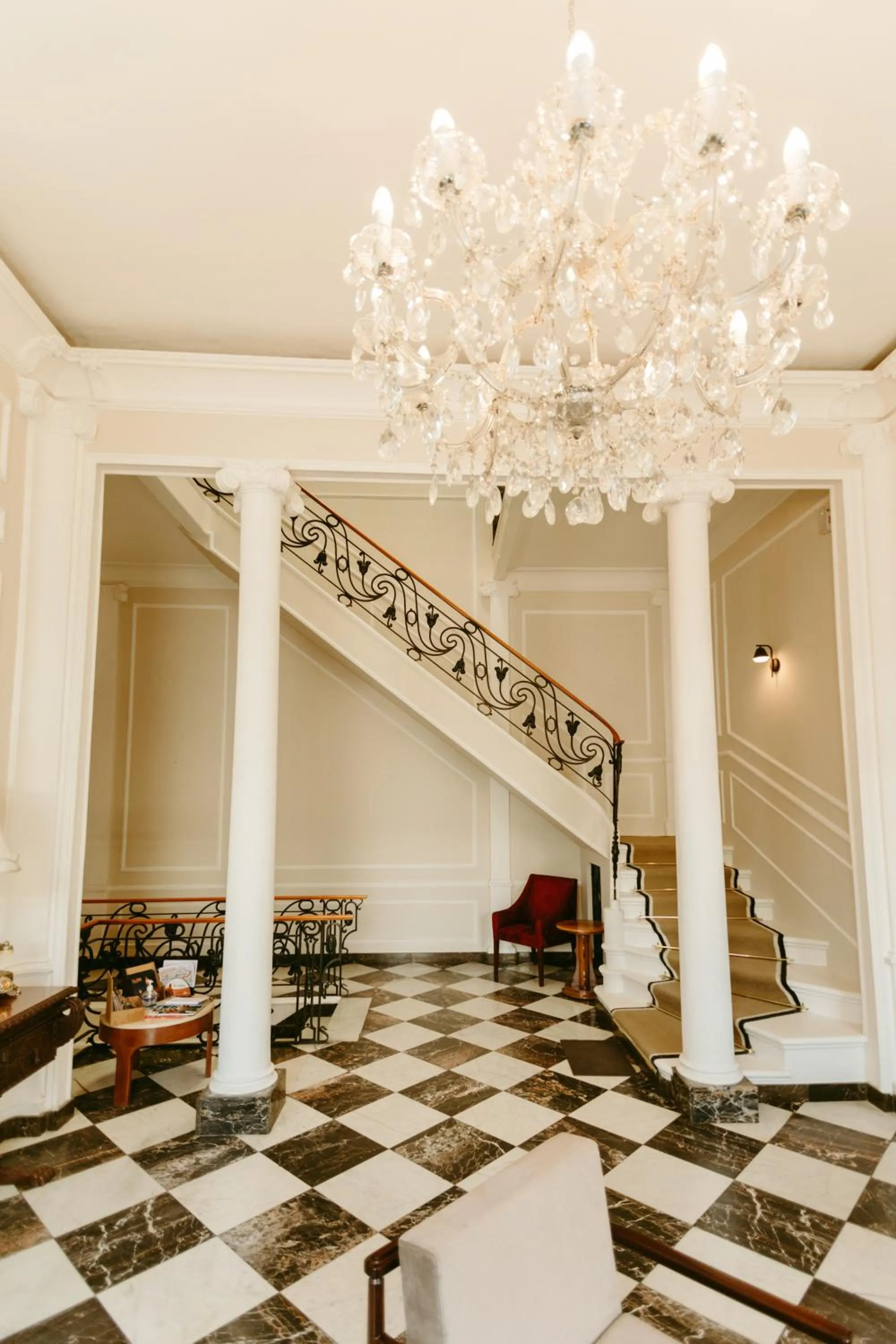 Property building in Plaza Central