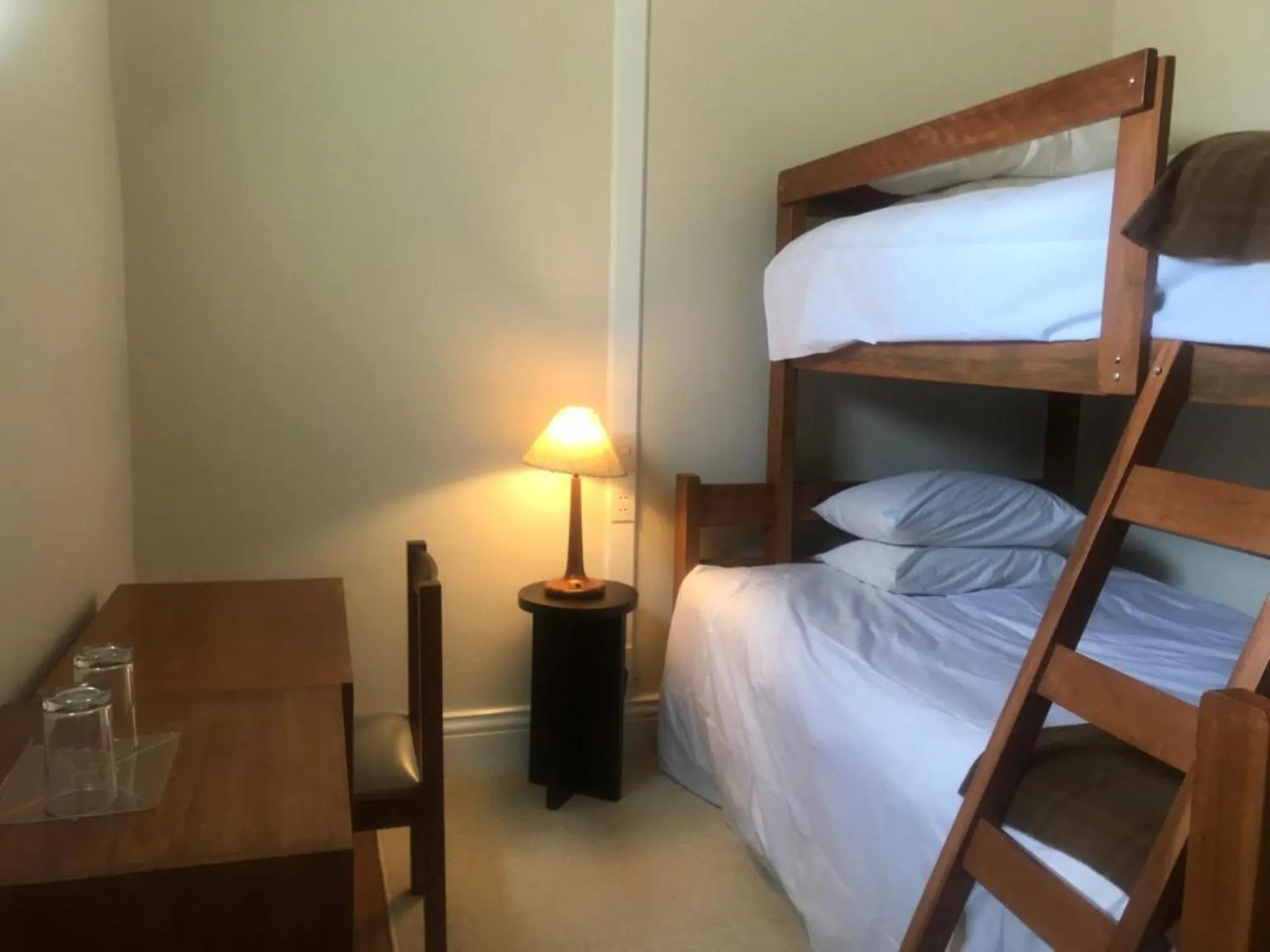 Bedroom, Bed in Plaza Central