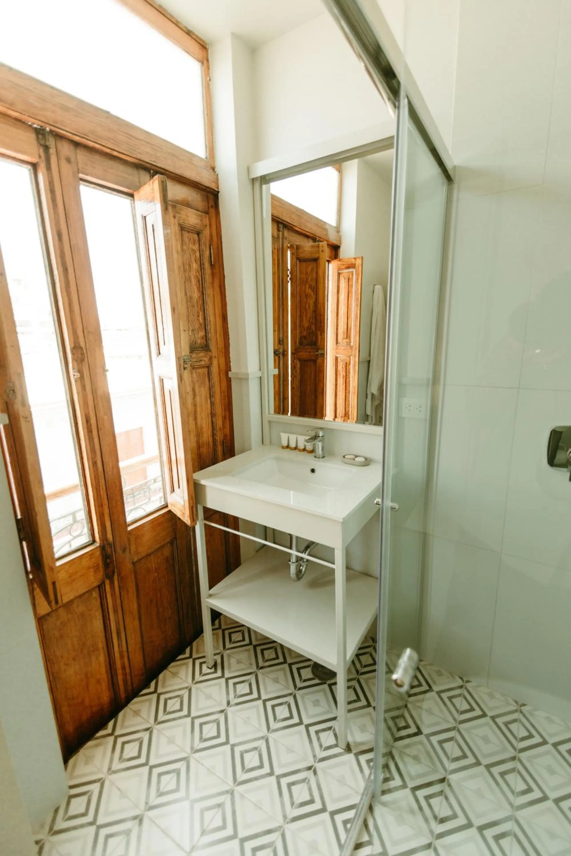 Bathroom in Plaza Central