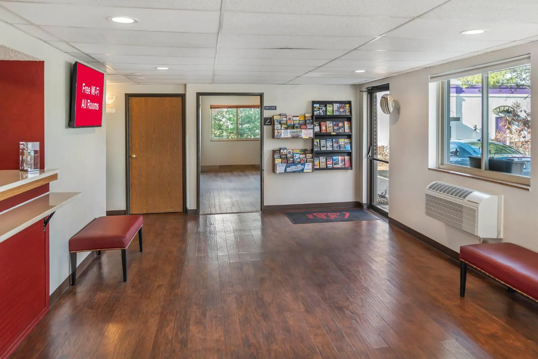 Lobby or reception in Red Roof Inn Queensbury