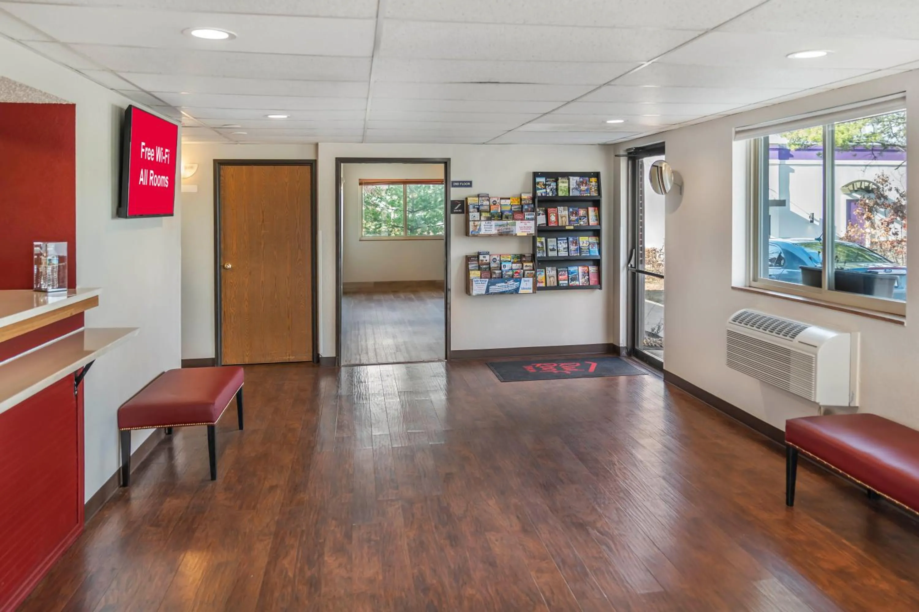 Lobby or reception in Red Roof Inn Queensbury