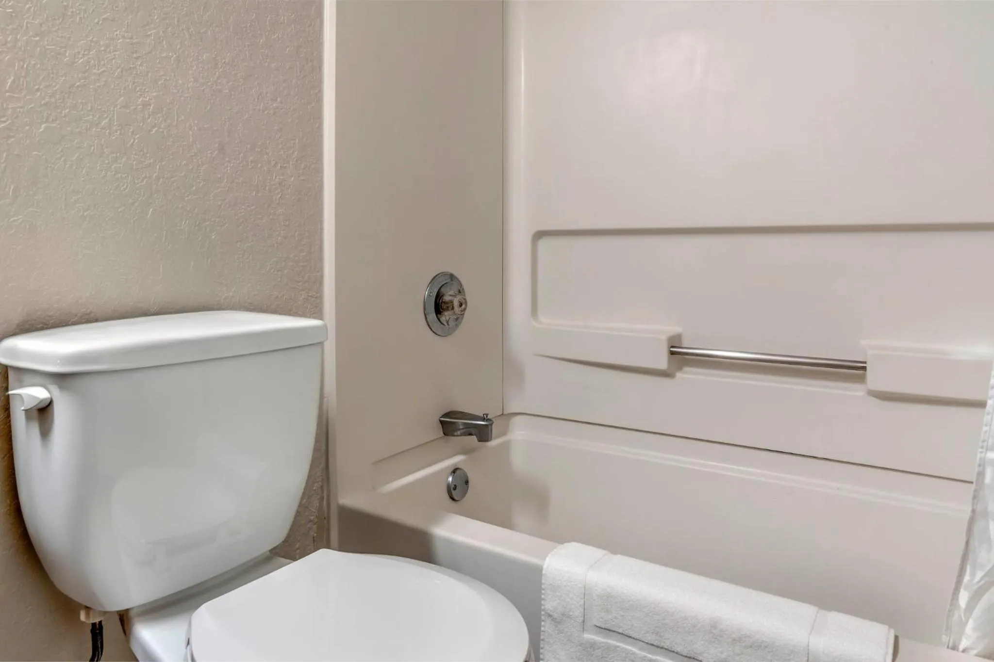 Bathroom in Red Roof Inn Queensbury