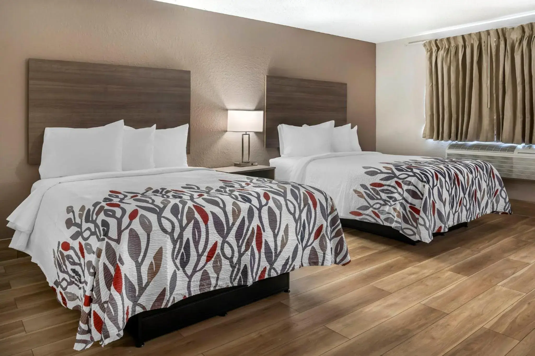 Photo of the whole room, Bed in Red Roof Inn Queensbury Photo of the whole room, Bed in Red Roof Inn Queensbury