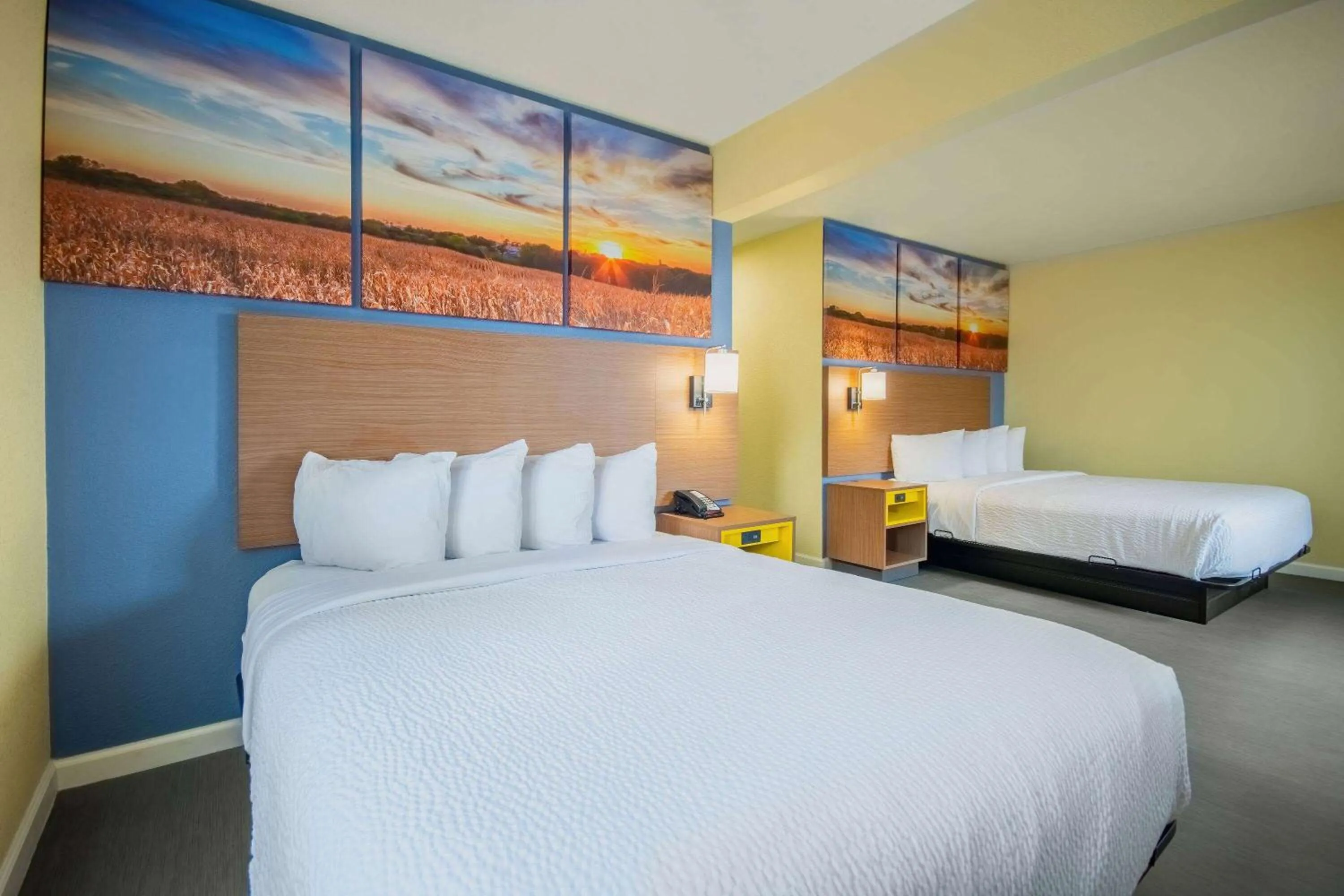 Photo of the whole room, Bed in Days Inn & Suites by Wyndham Waterloo