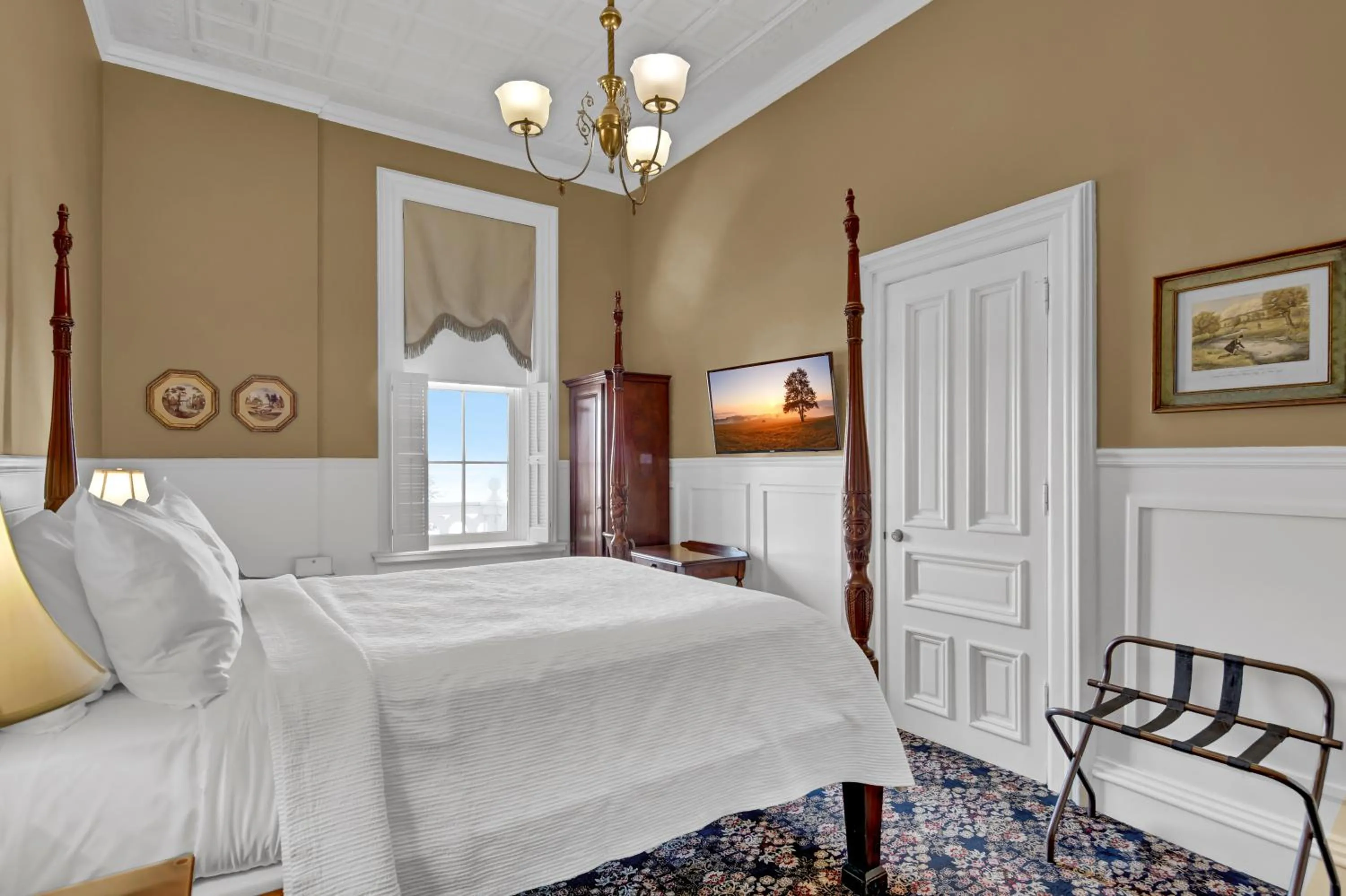 Bedroom, Bed in St James Hotel