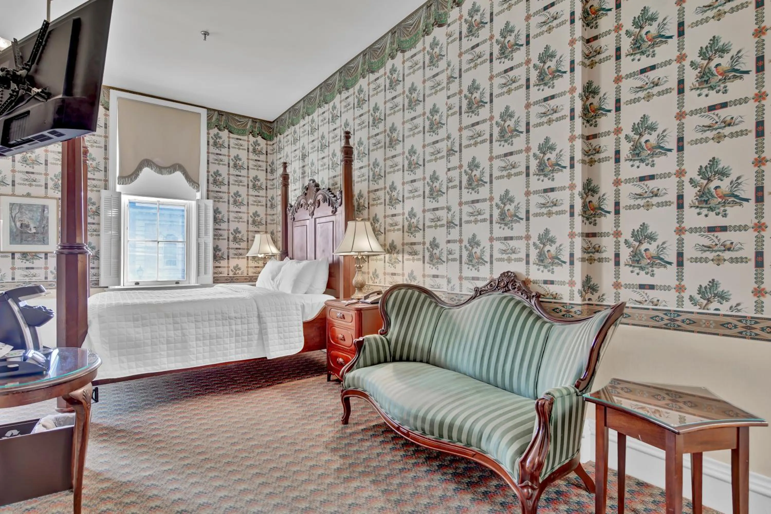 Bedroom, Bed in St James Hotel