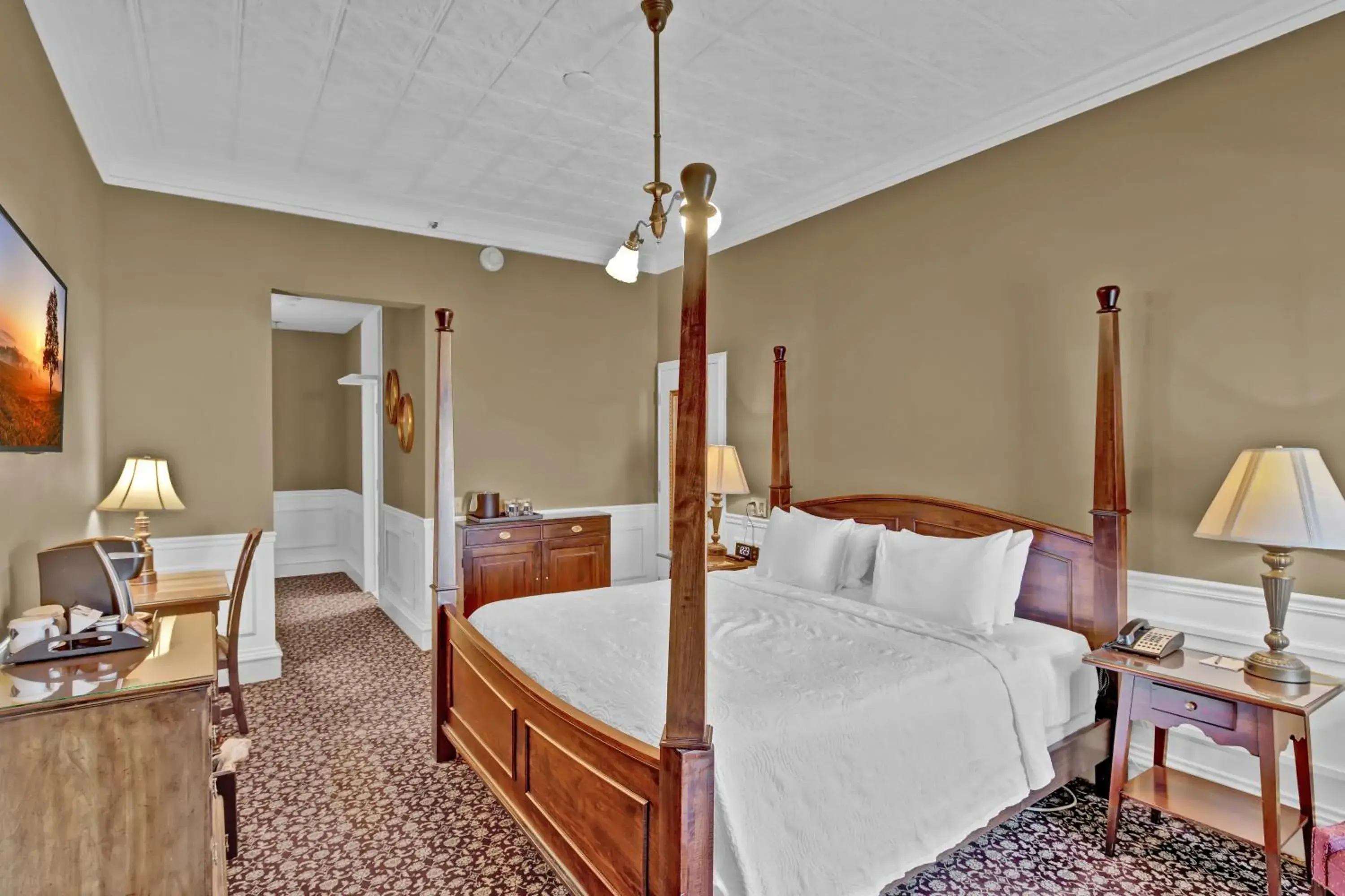 Superior King Room in St James Hotel Superior King Room in St James Hotel