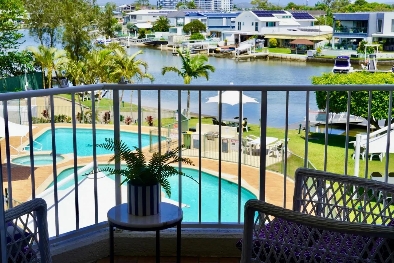 Day in Pelican Cove Waterfront Apartment