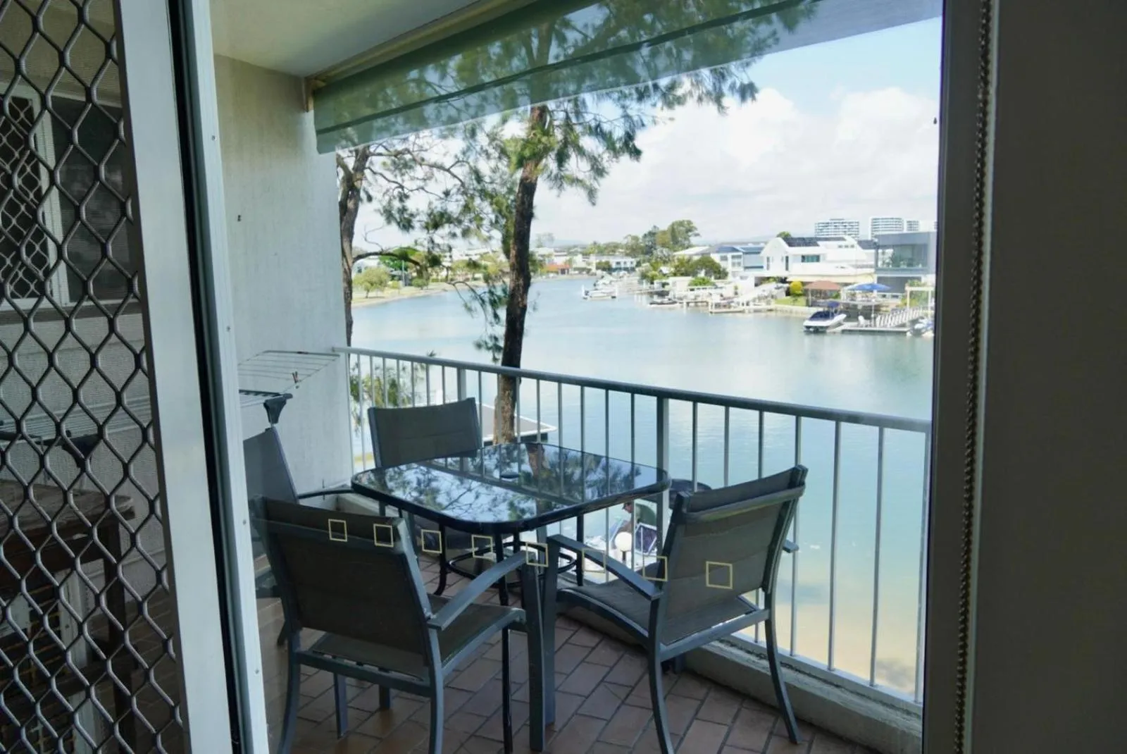Pelican Cove Waterfront Apartment