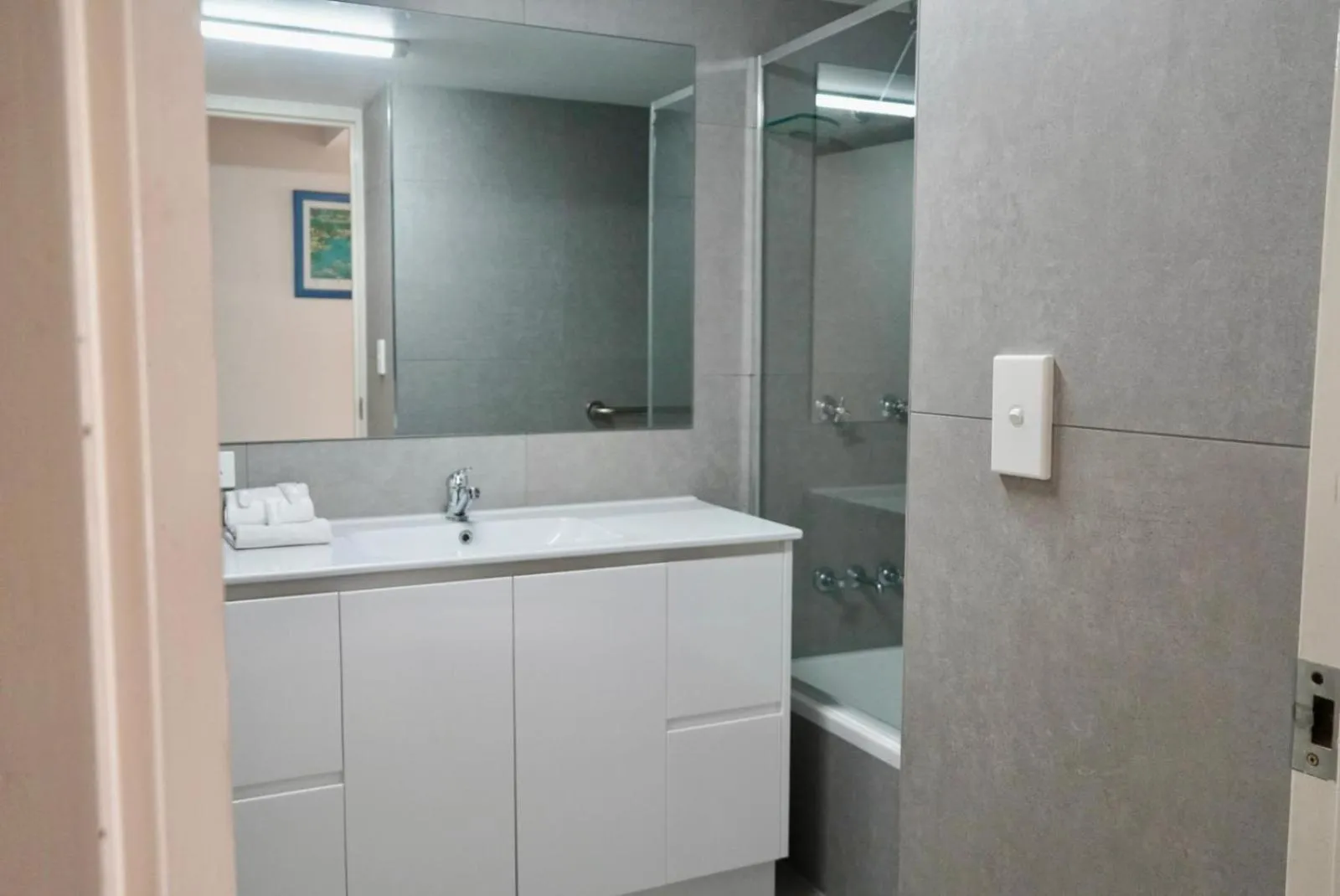 Pelican Cove Waterfront Apartment