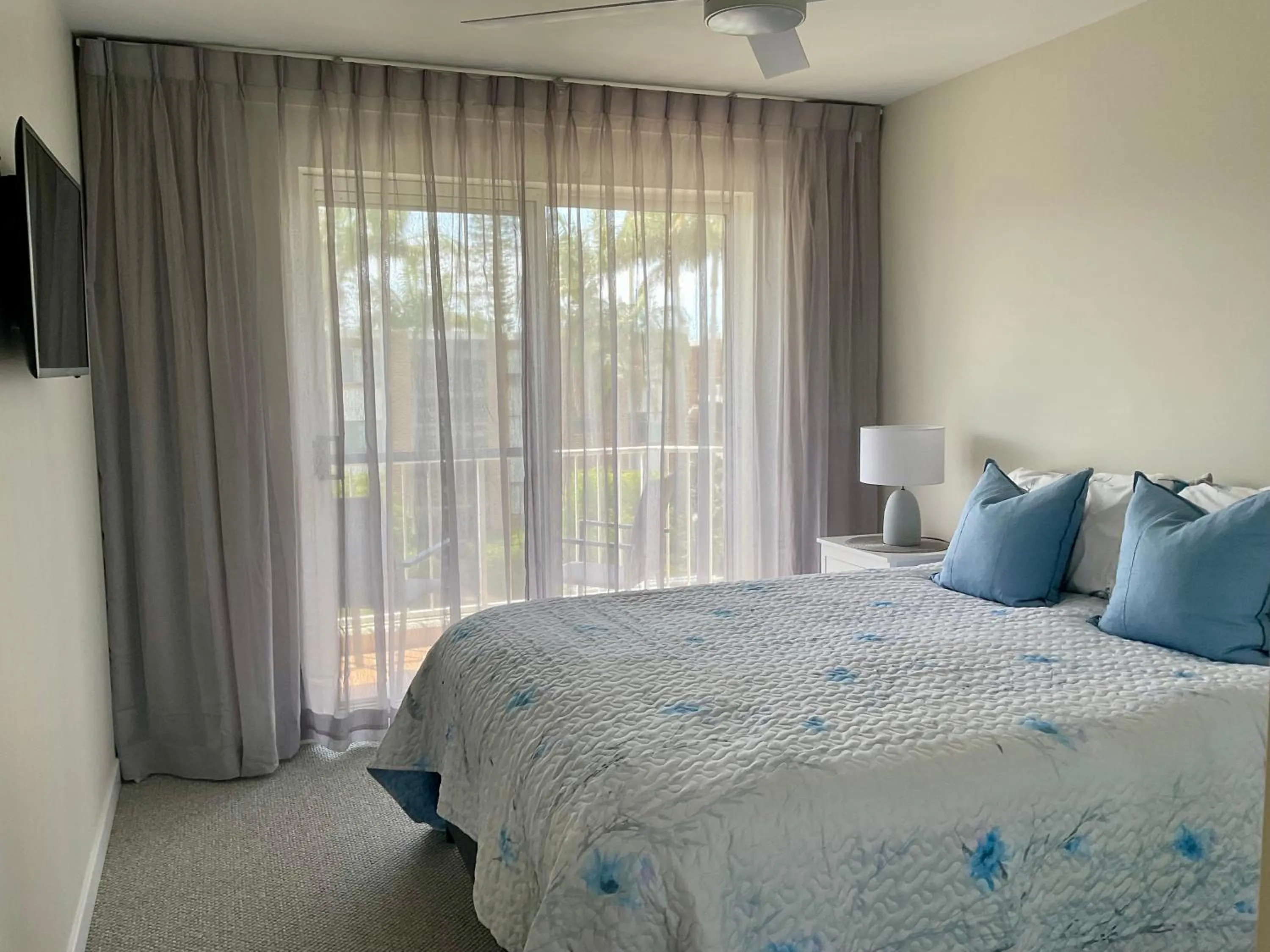 Bed in Pelican Cove Waterfront Apartment