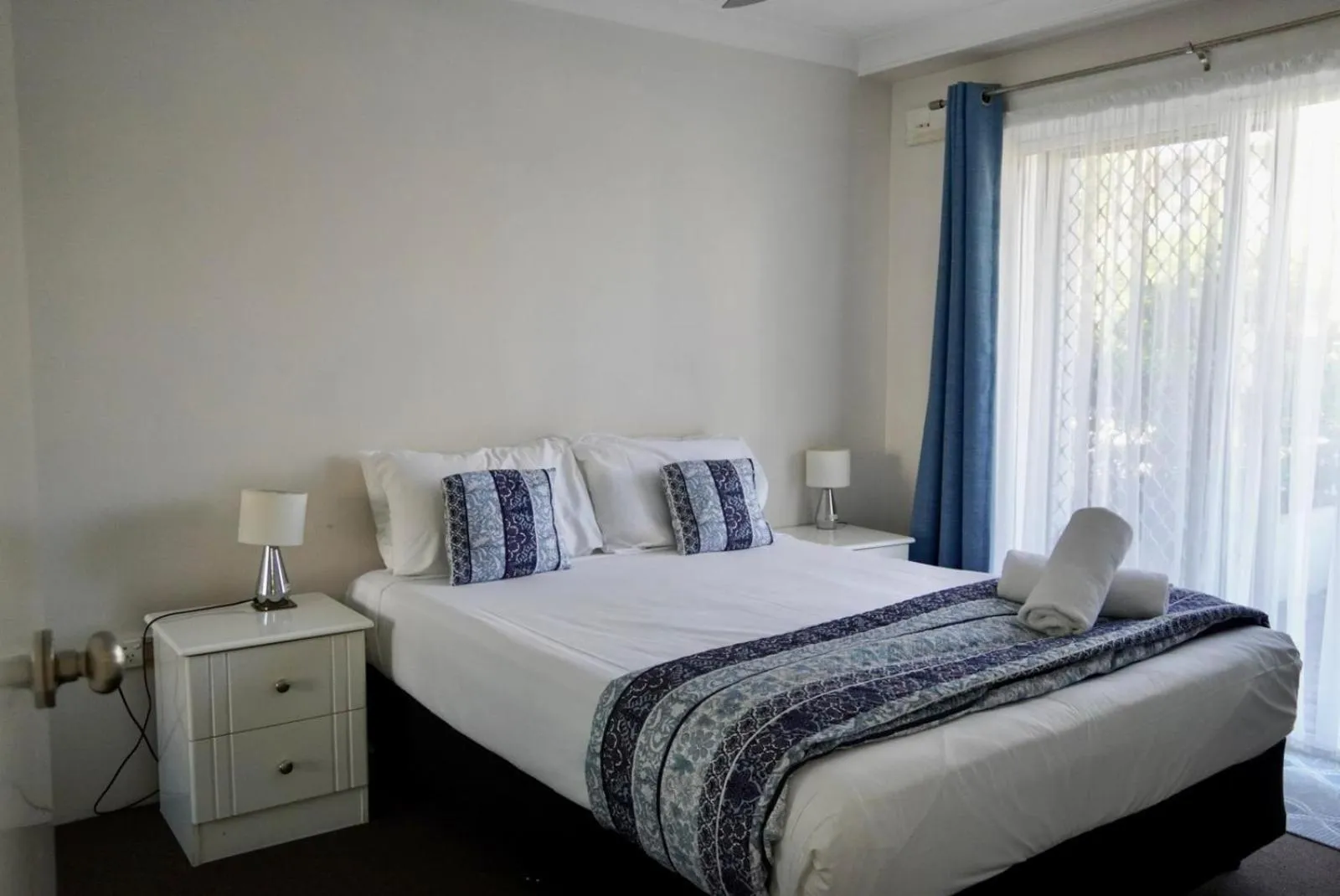 Bed in Pelican Cove Waterfront Apartment