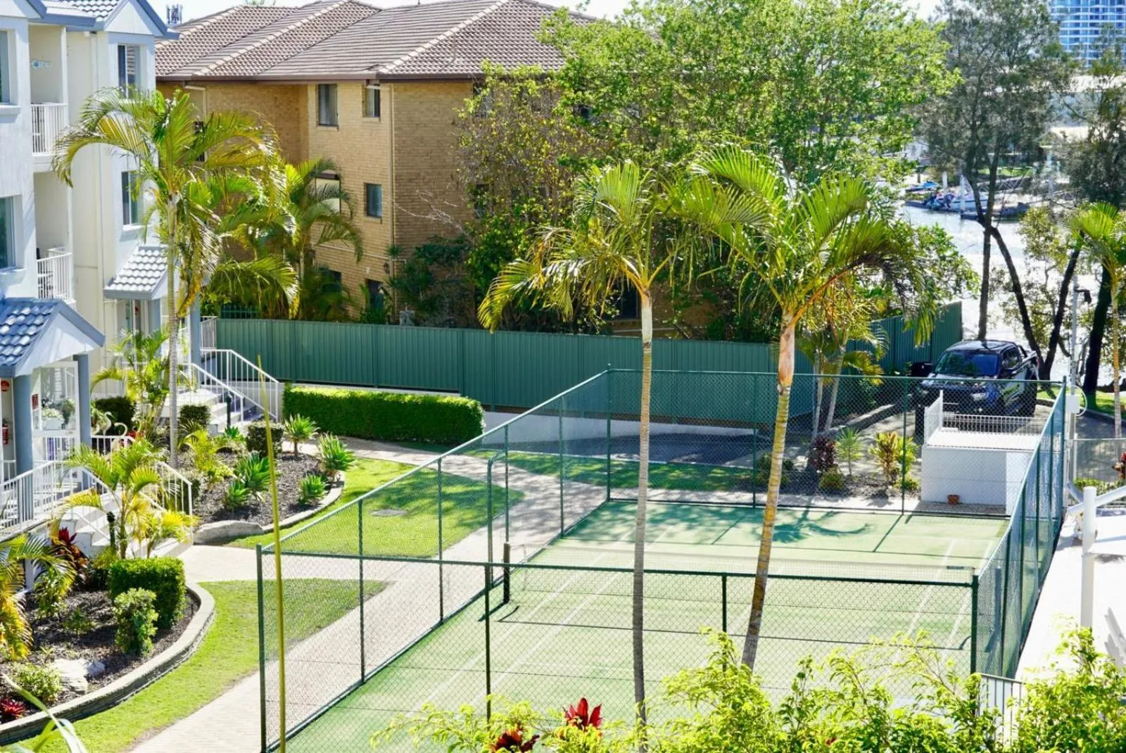 Pelican Cove Waterfront Apartment