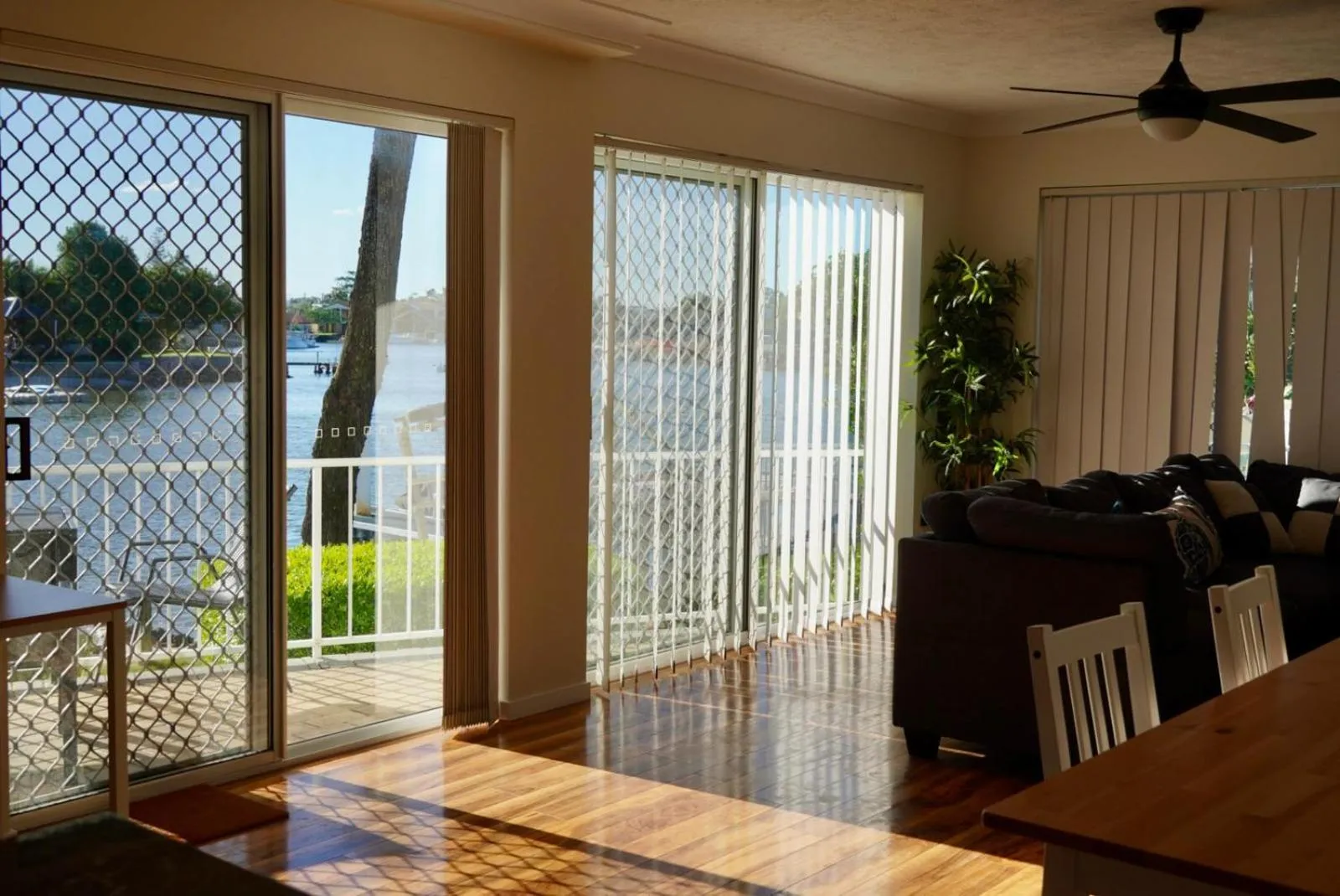 Pelican Cove Waterfront Apartment