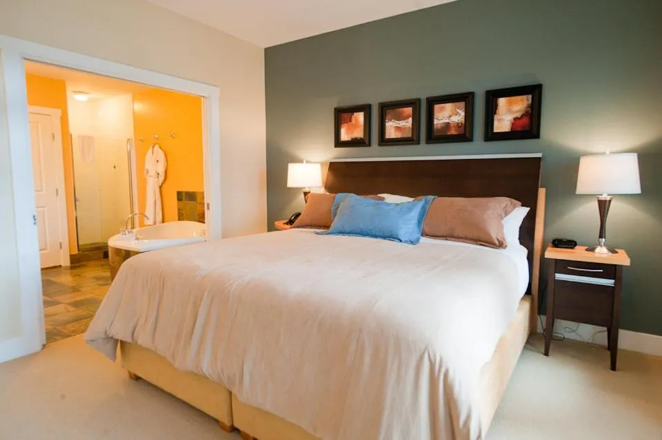 Bed in Painted Boat Resort Spa and Marina