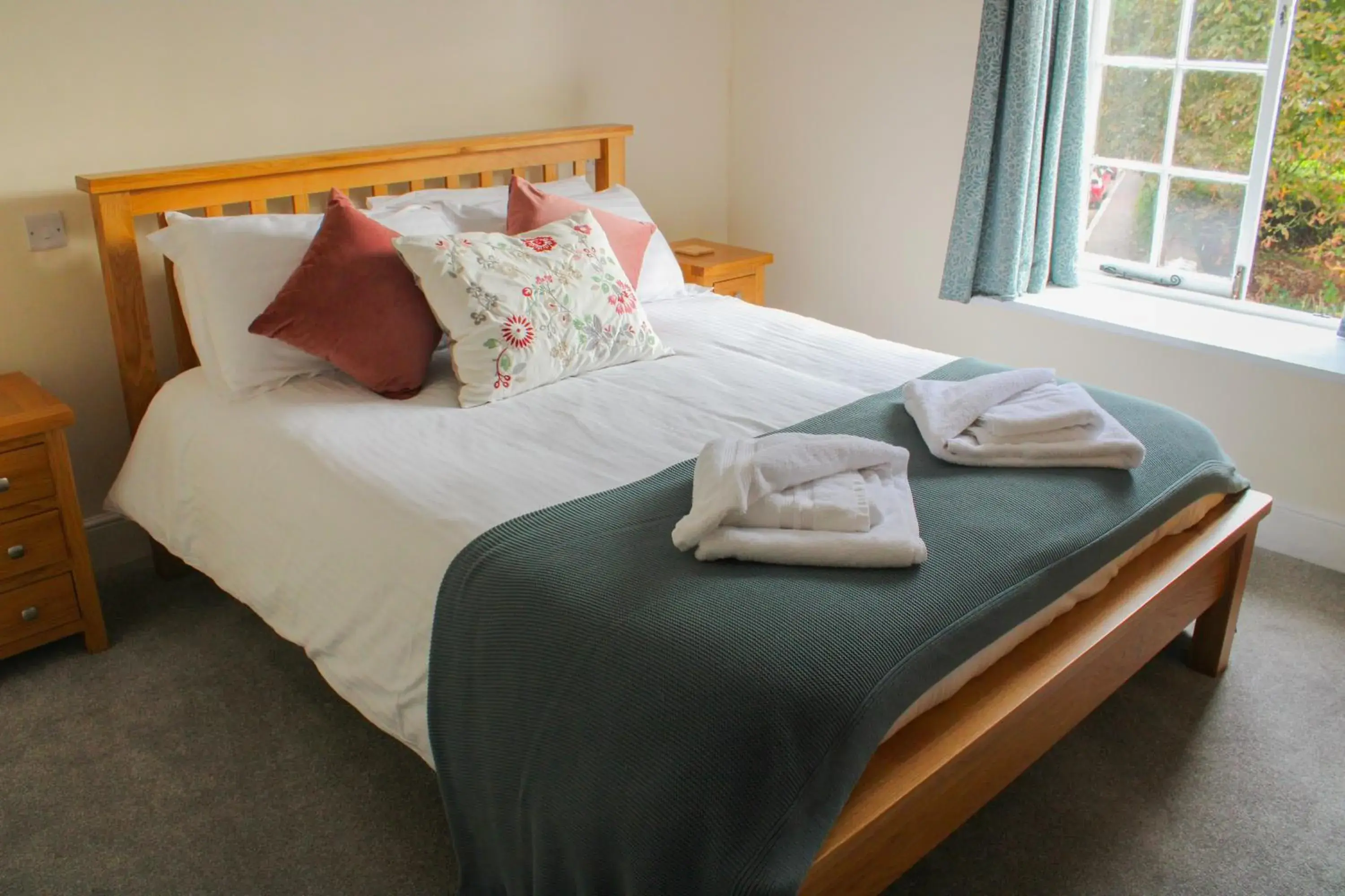 Family Room with Bathroom in Red Lion Family Room with Bathroom in Red Lion