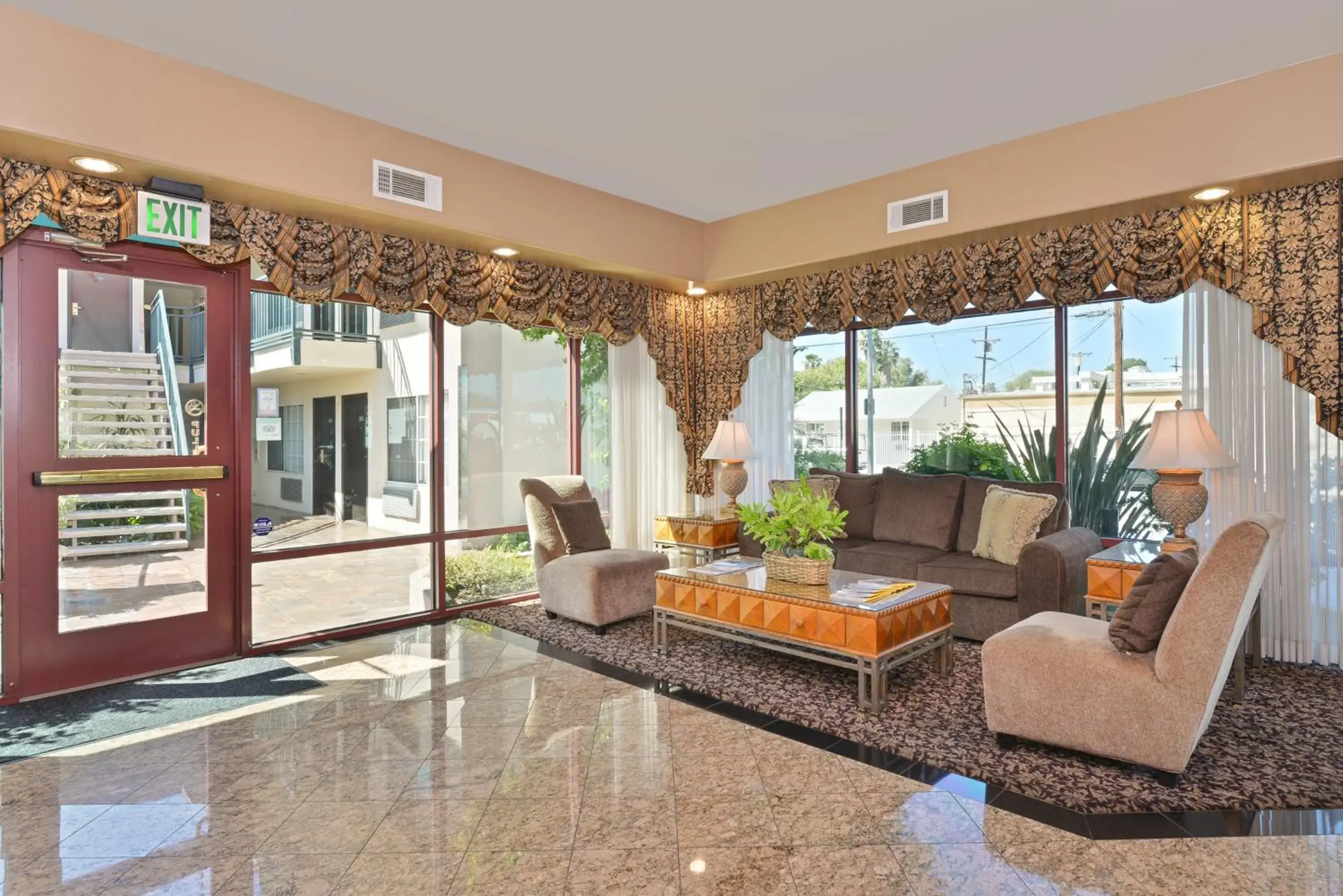 Lobby or reception in Tarzana Inn Lobby or reception in Tarzana Inn
