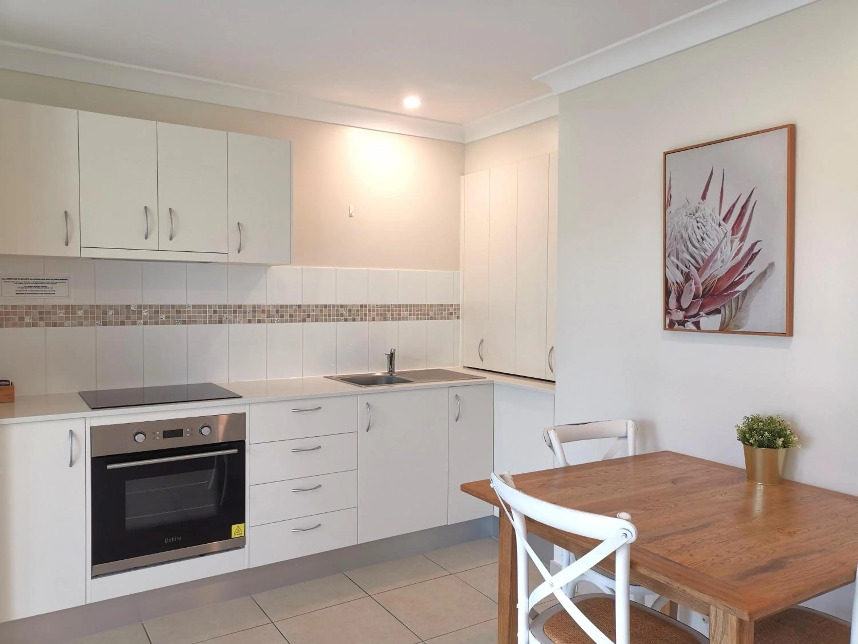 Kitchen or kitchenette in Bay of Palms