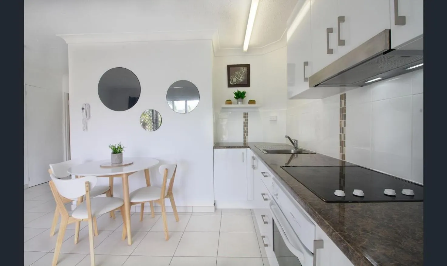 Kitchen or kitchenette in Bay of Palms