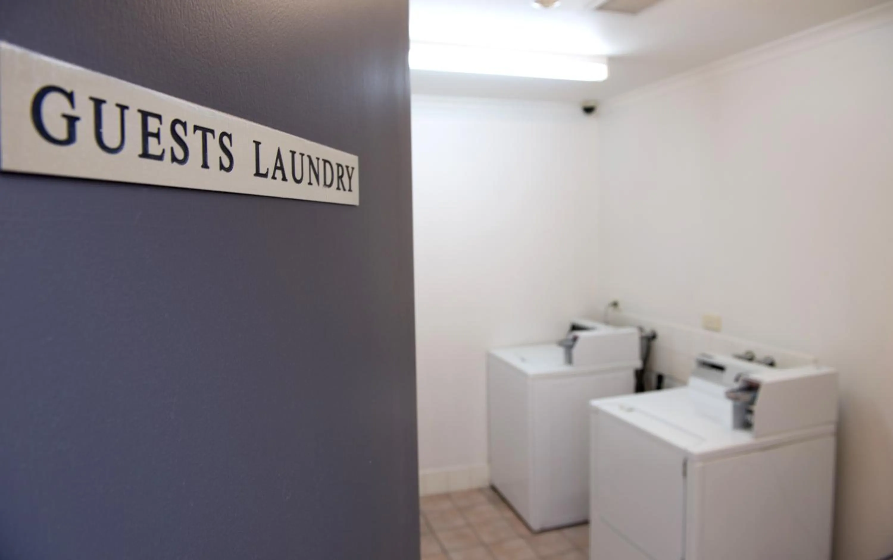 Area and facilities in Adelaide Riviera Hotel