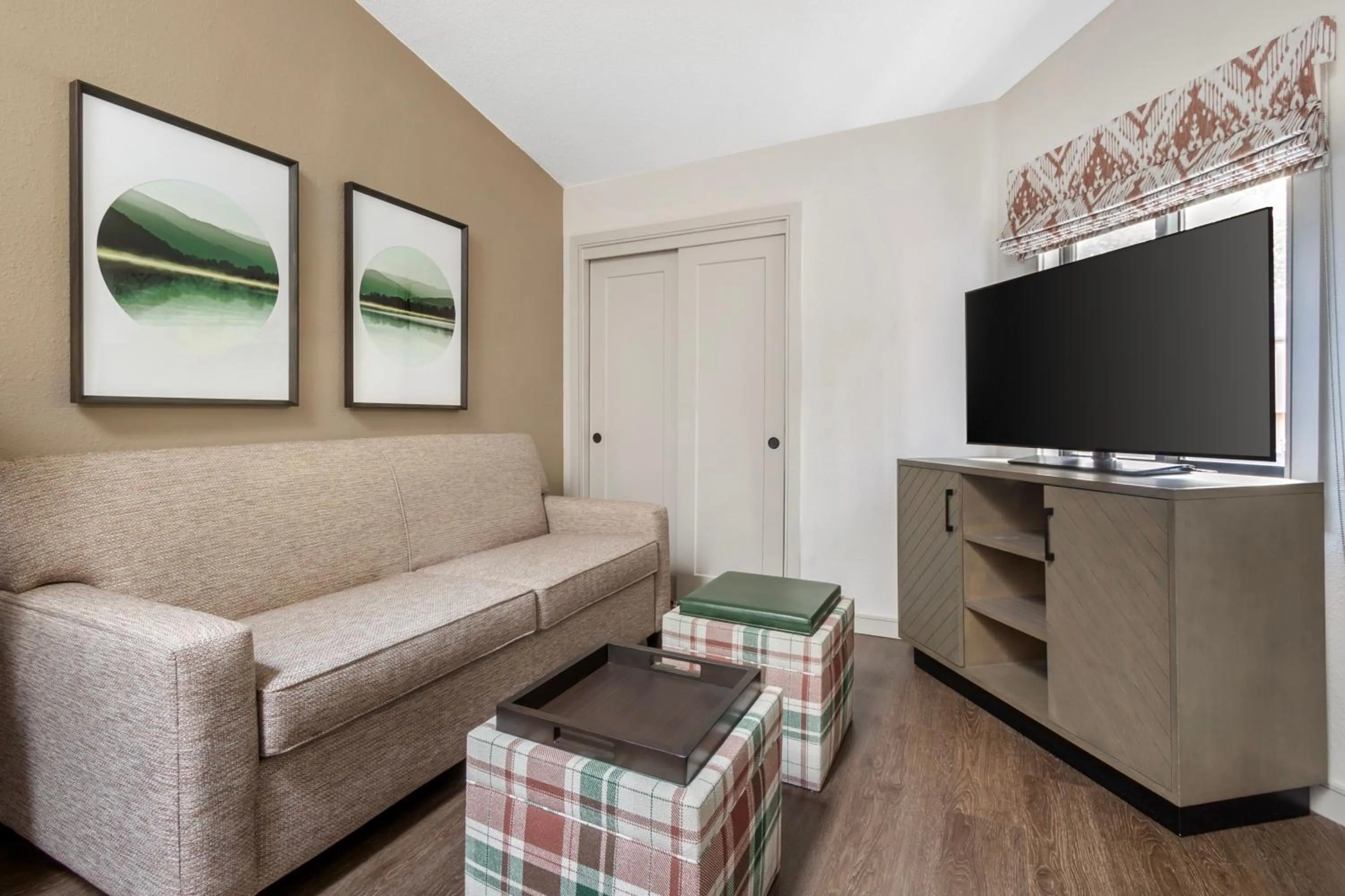 TV and multimedia in Fairway Forest