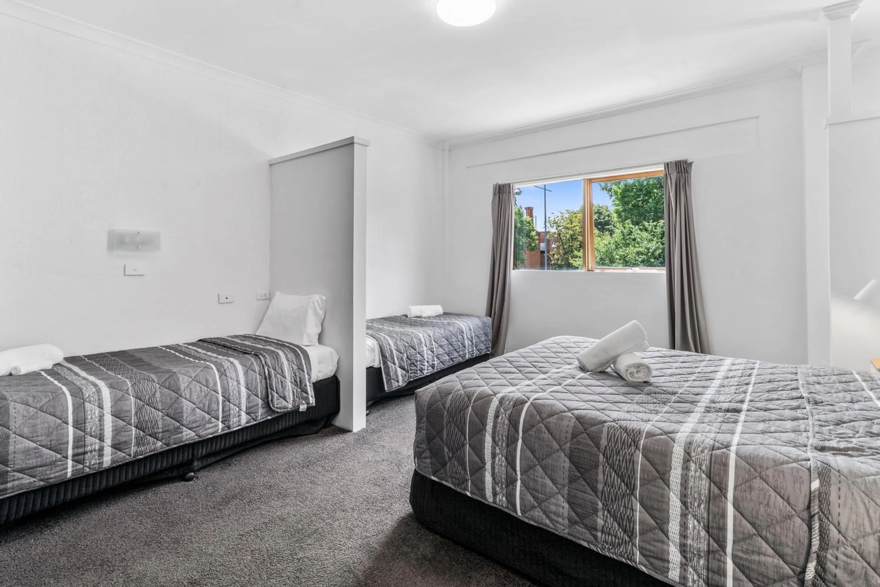 Bedroom, Bed in Comfort Inn Commodore Albury