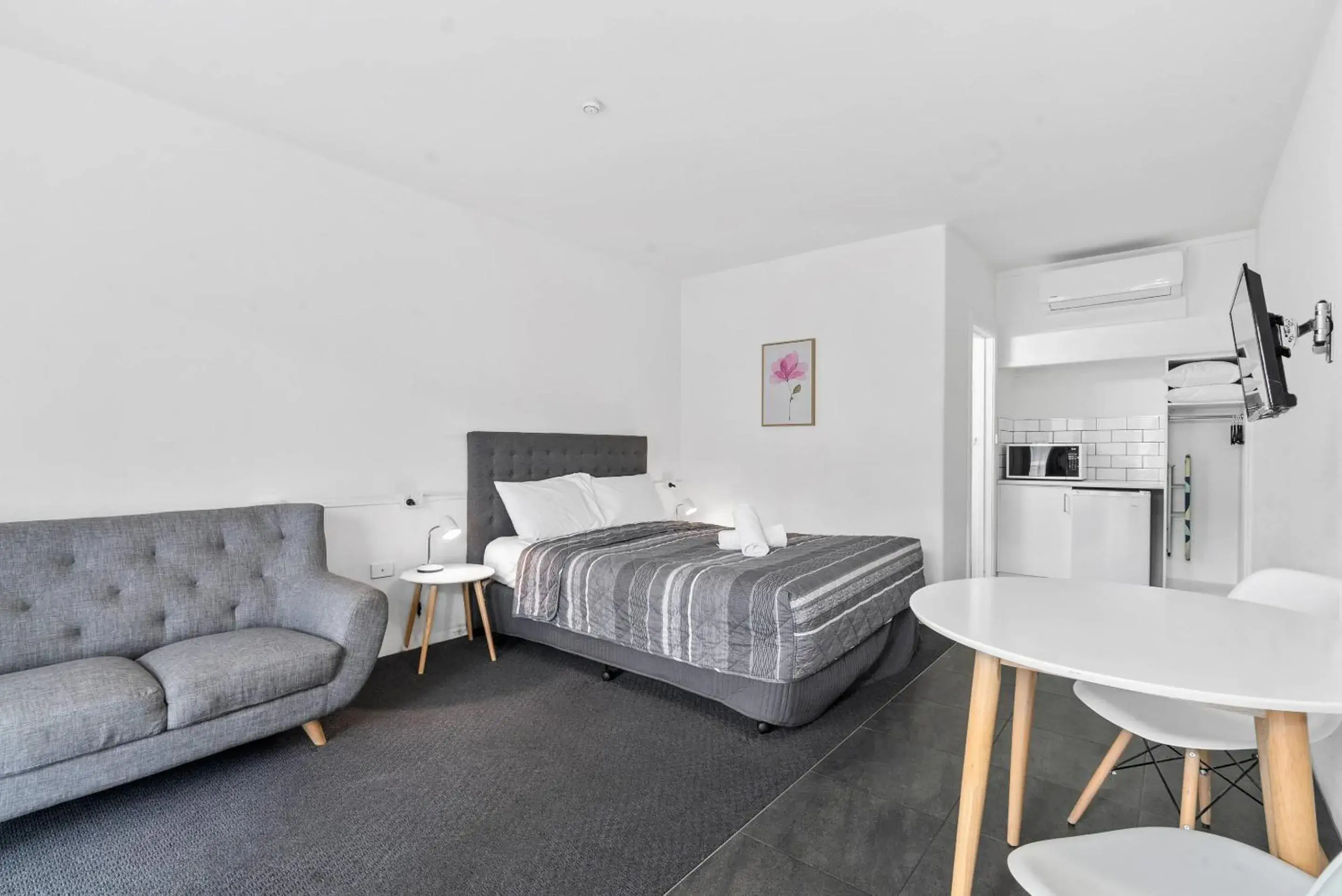 Bedroom, Bed in Comfort Inn Commodore Albury Bedroom, Bed in Comfort Inn Commodore Albury